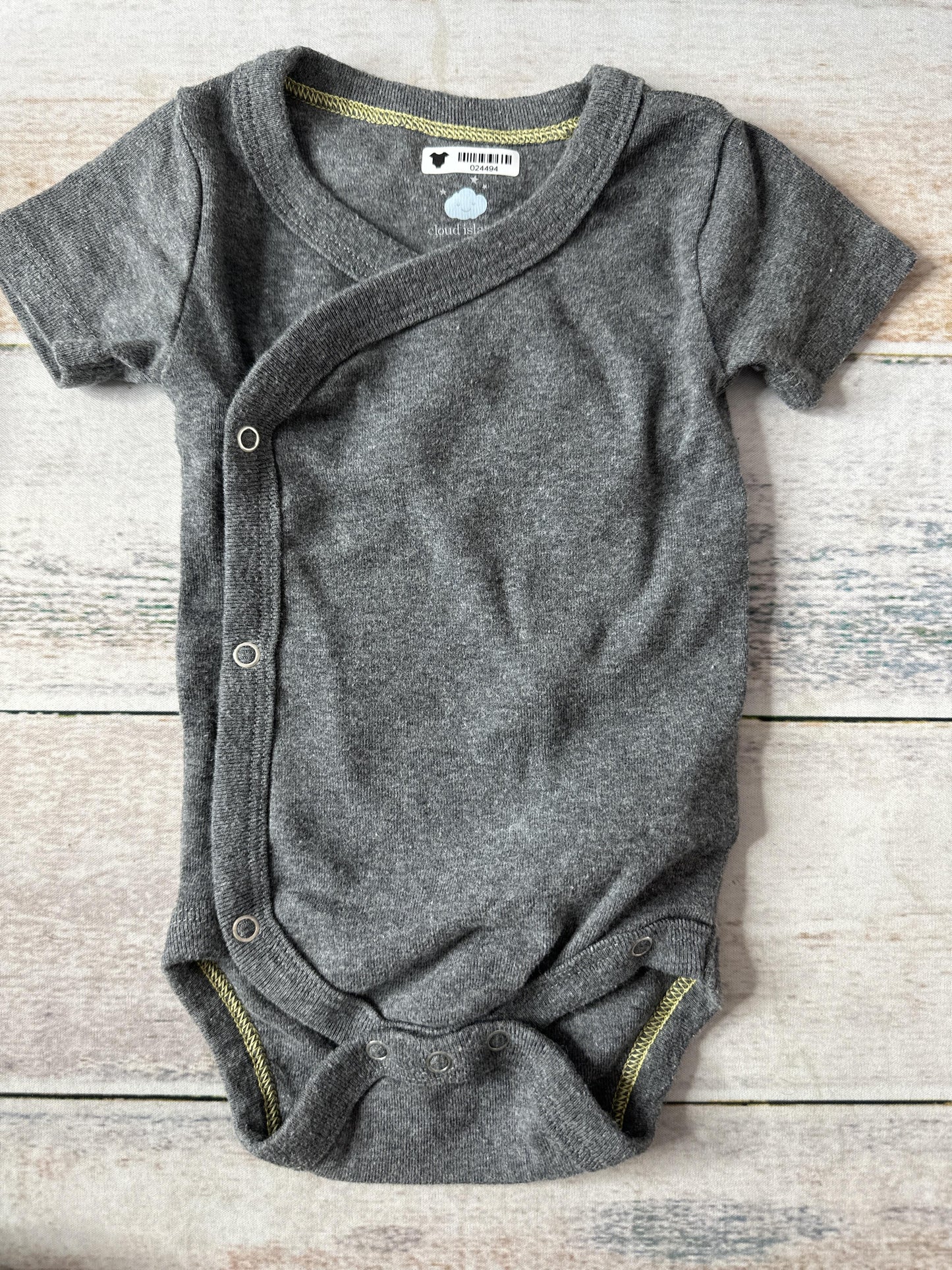 Unisex Button Down Short Sleeve Size: 0-3 months