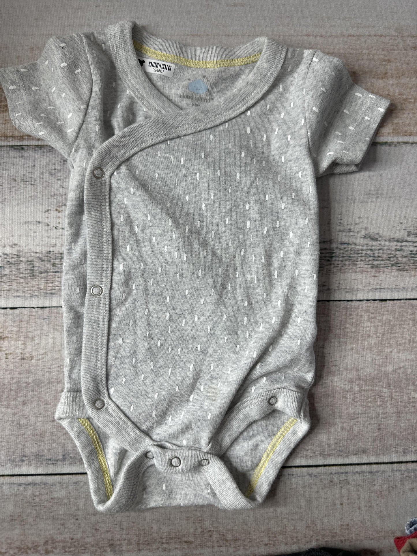 Unisex Onesie Size: 0-3 months