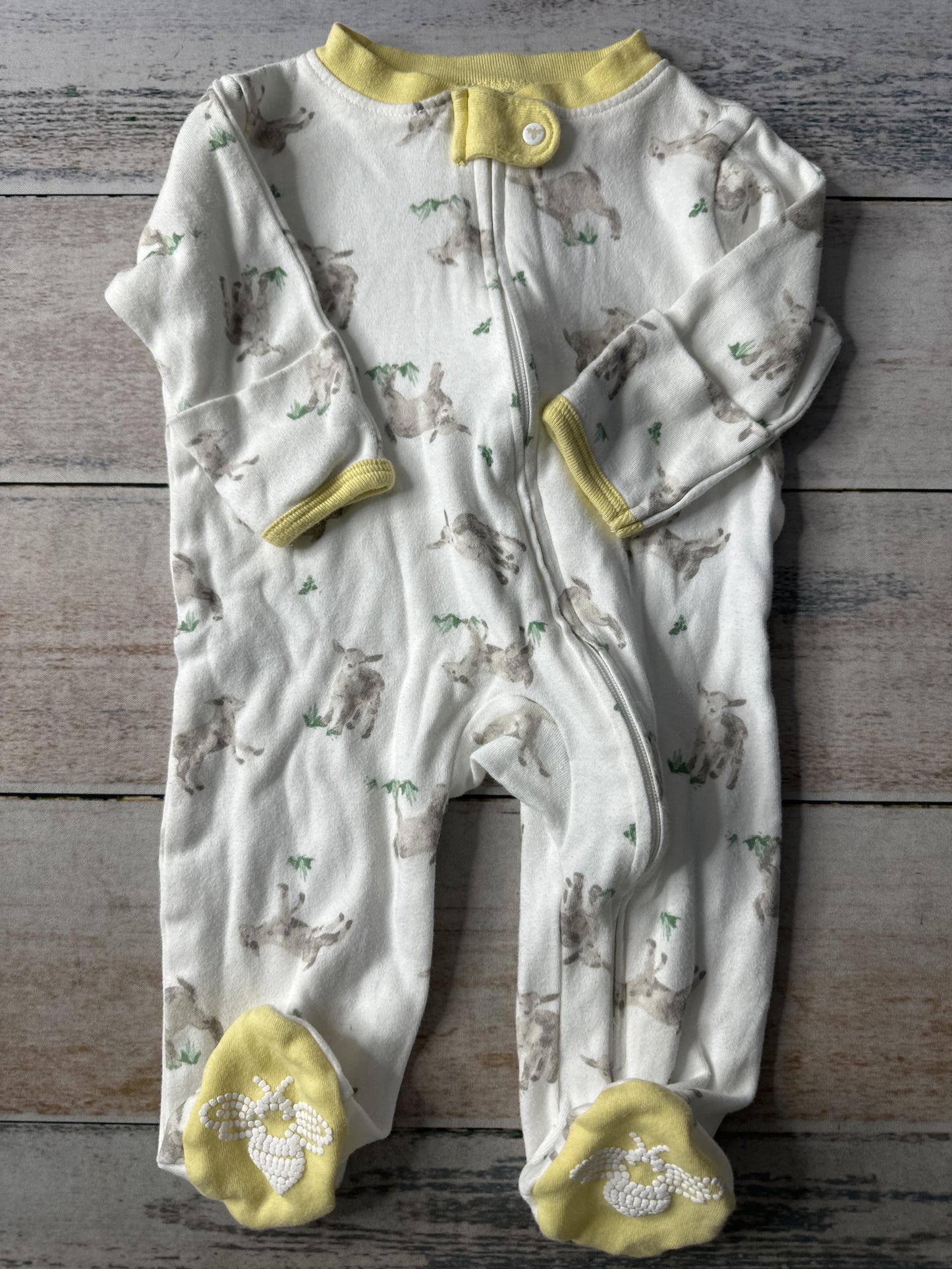 Unisex Pajamas Size: 0-3 months