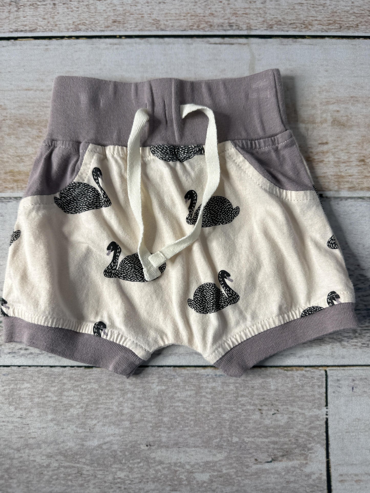 Unisex Shorts Size: 0-3 months