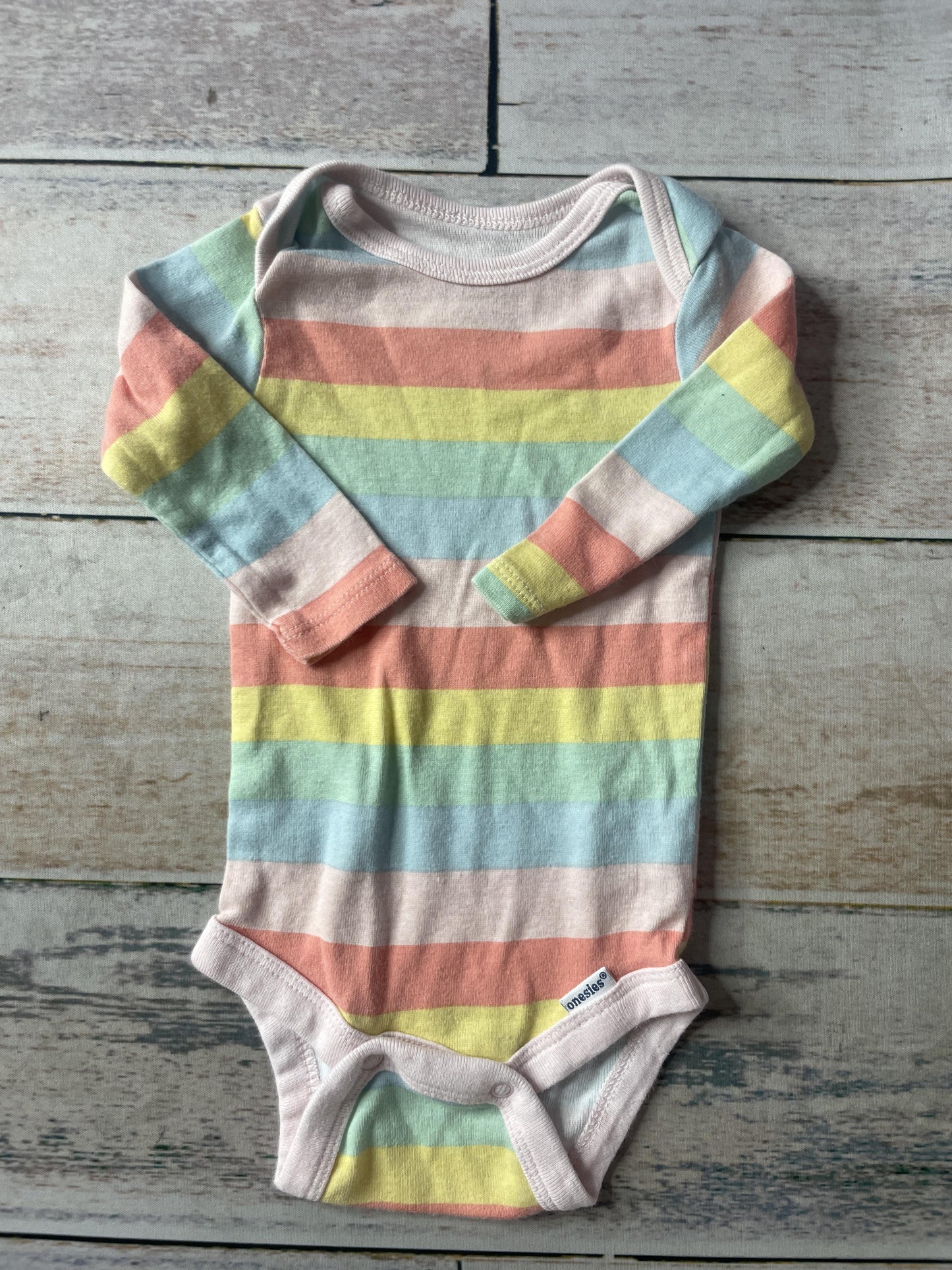 Unisex Onesie Size: 0-3 months