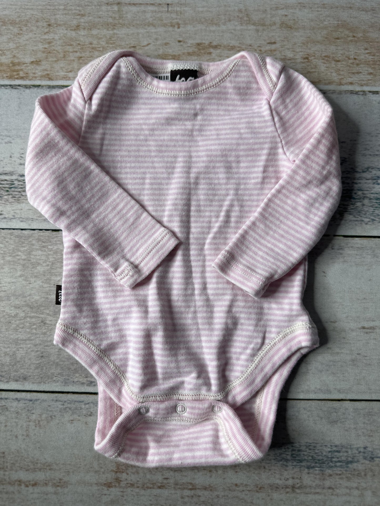 Unisex Onesie Size: 0-3 months