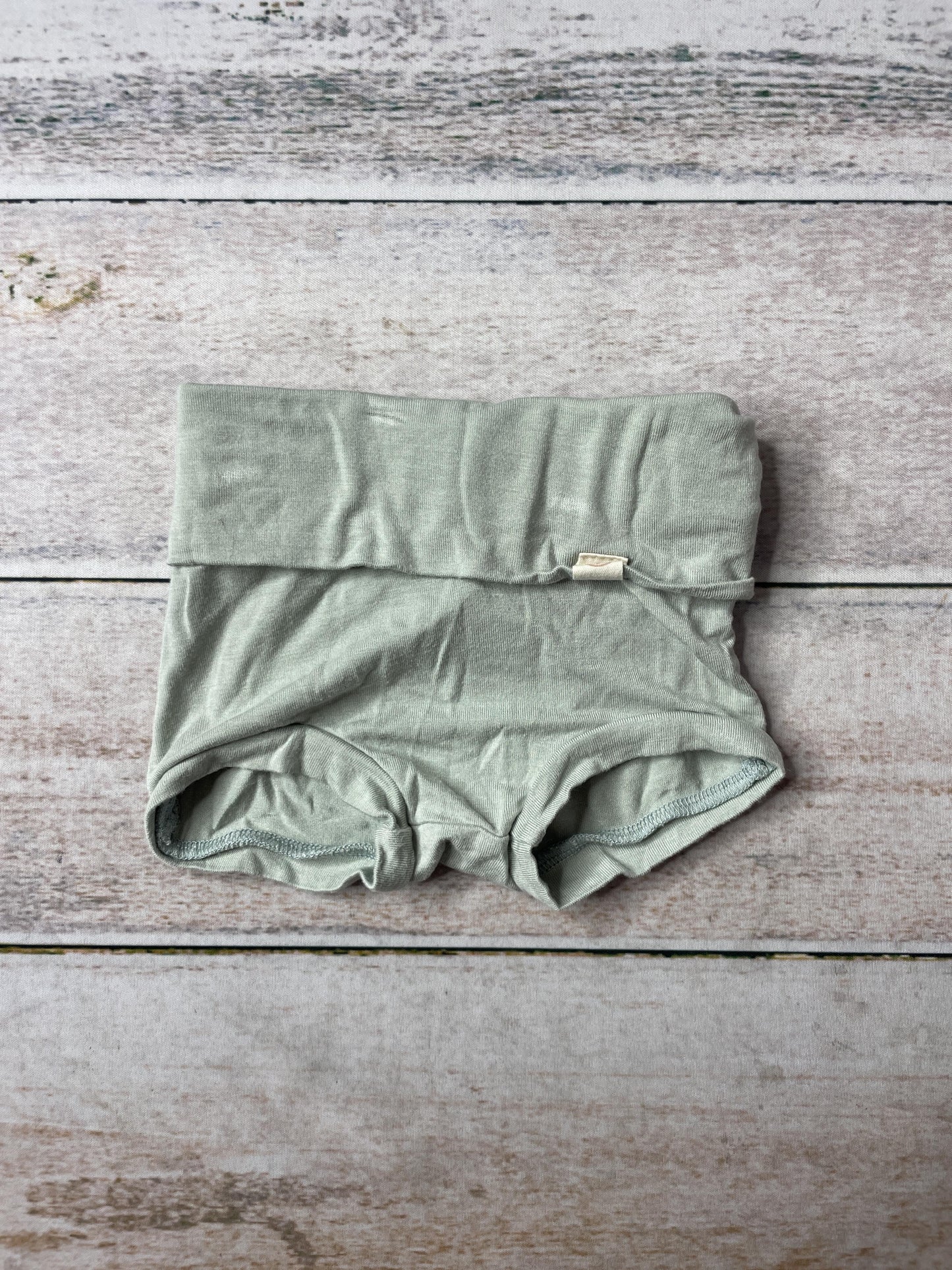 Tenth + Pine Unisex Shorts Size: 0-3 months
