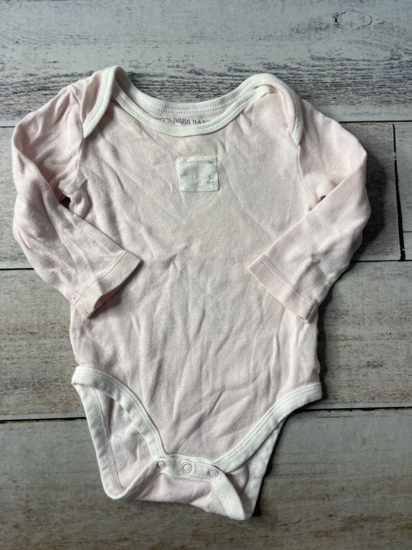 Unisex Onesie Size: 0-3 months