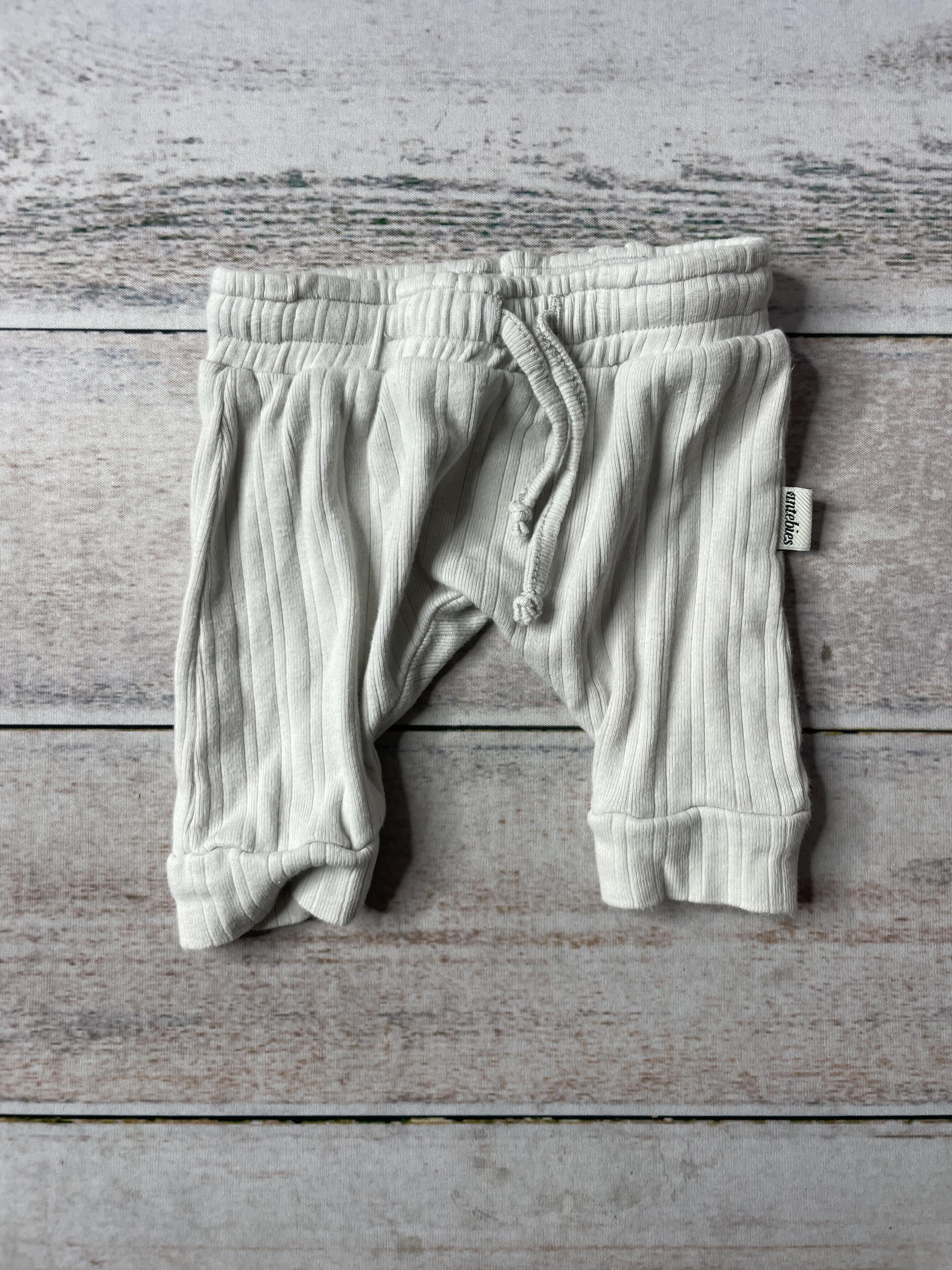 Antebies Unisex Shorts Size: 0-3 months