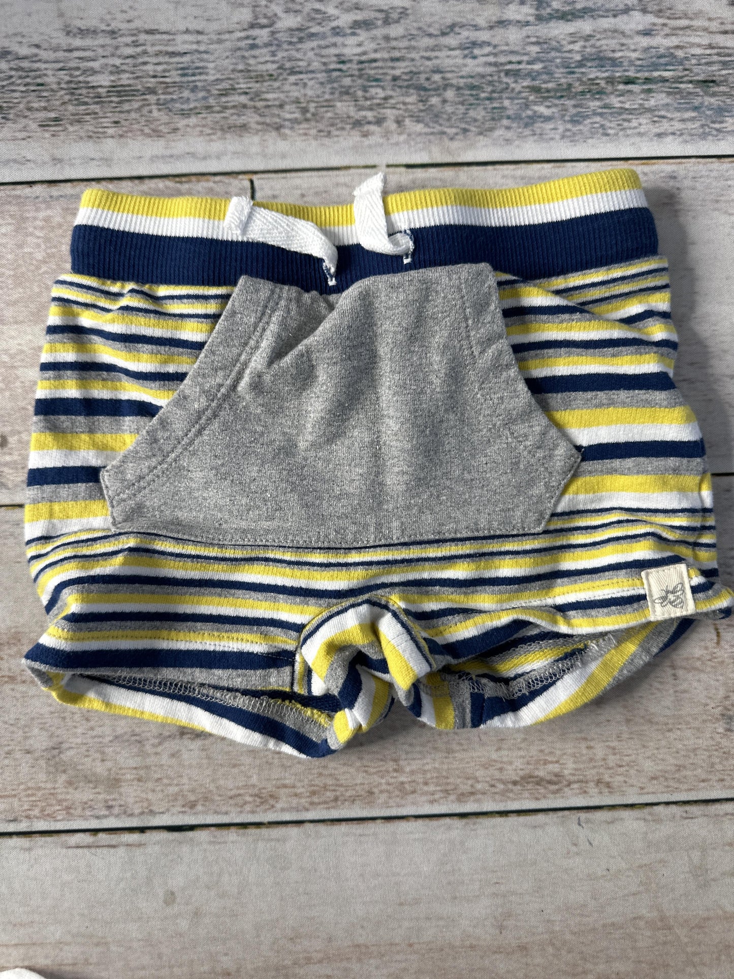 Unisex Shorts Size: 0-3 months