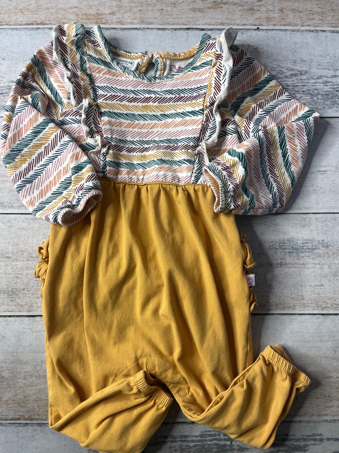 Ruffle Butts Unisex Long Sleeve Outfit Size: 12-18 months