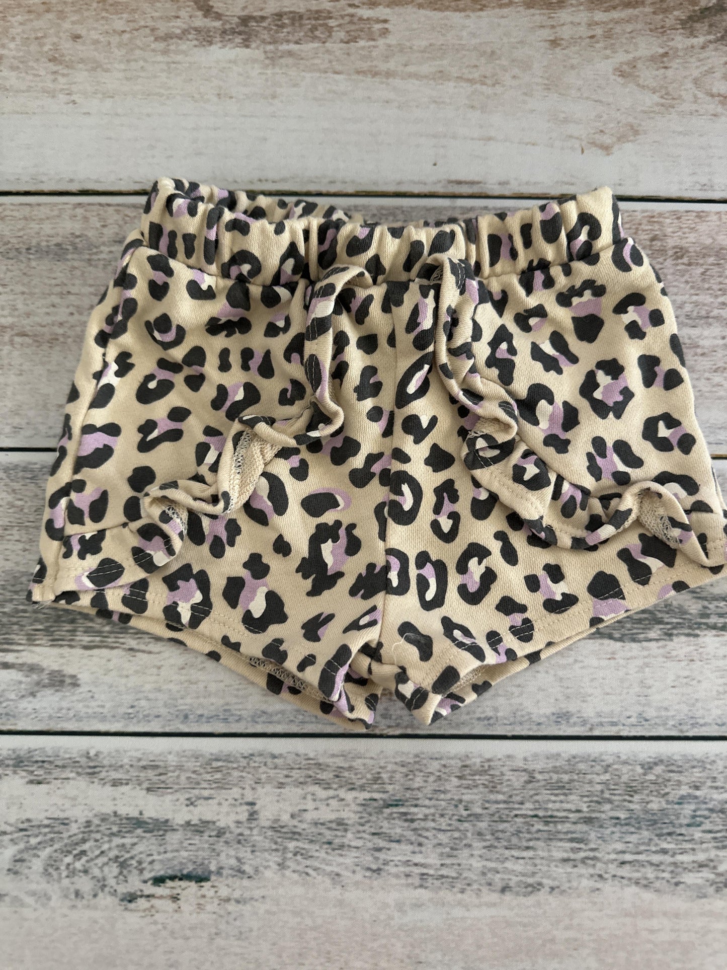 Grayson mini Unisex Shorts Size: 12-18 months