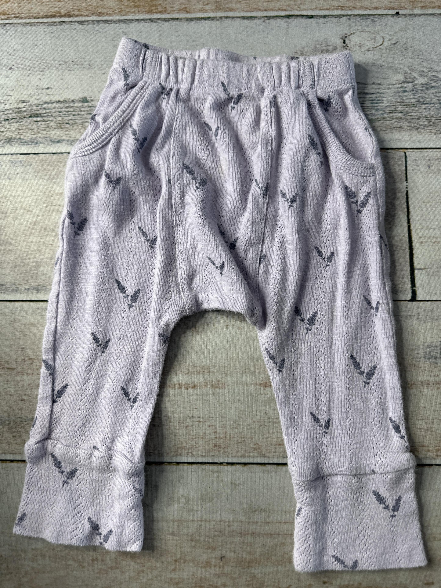 Kate Quinn Unisex Pants Size: 12-18 months