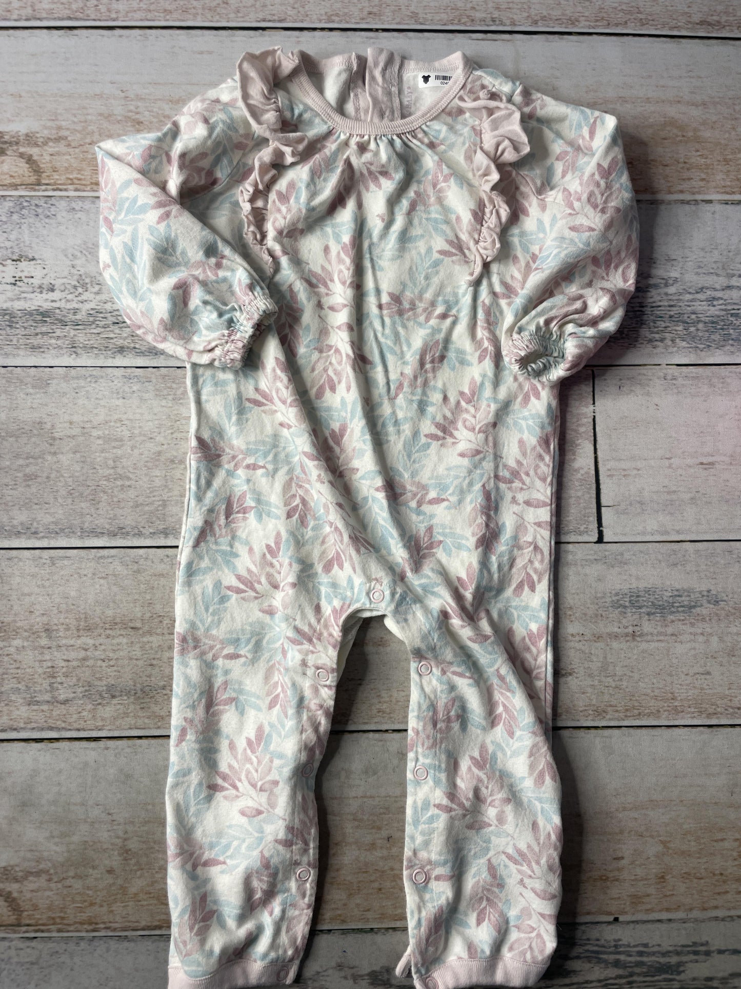 Unisex Long Sleeve Outfit Size: 12 months