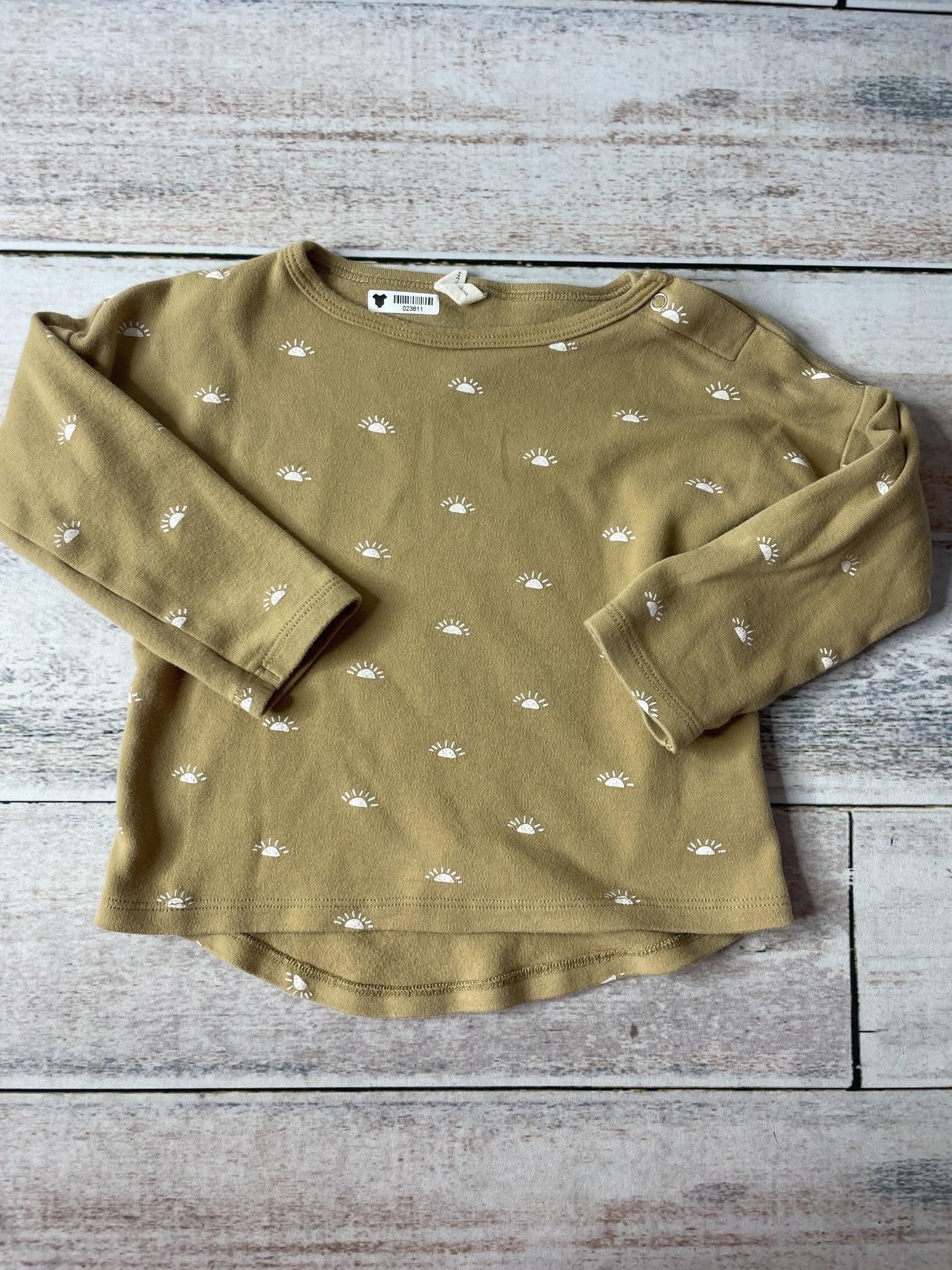 Quincy Mae Unisex Shirt Size: 18-24 months