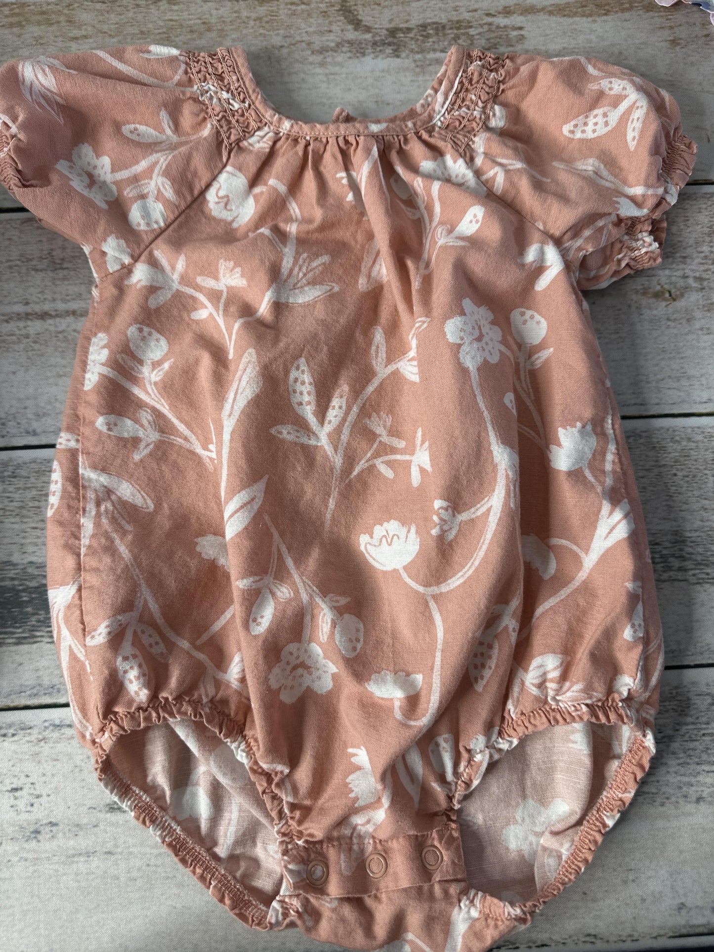 Unisex Onesie Size: 18 months