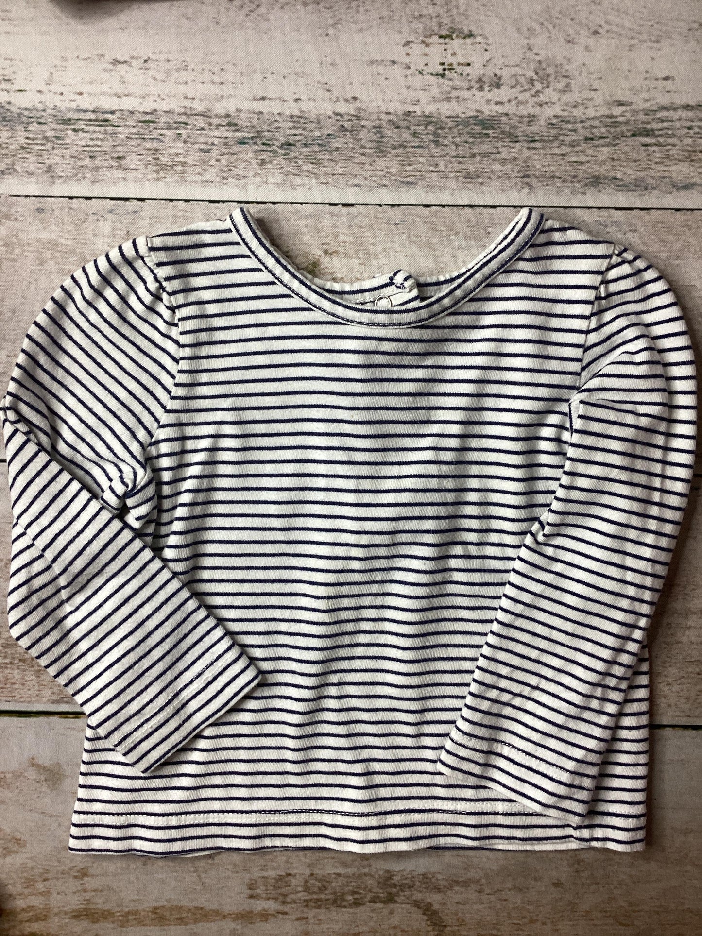 Unisex Long Sleeve Shirt Size: 24