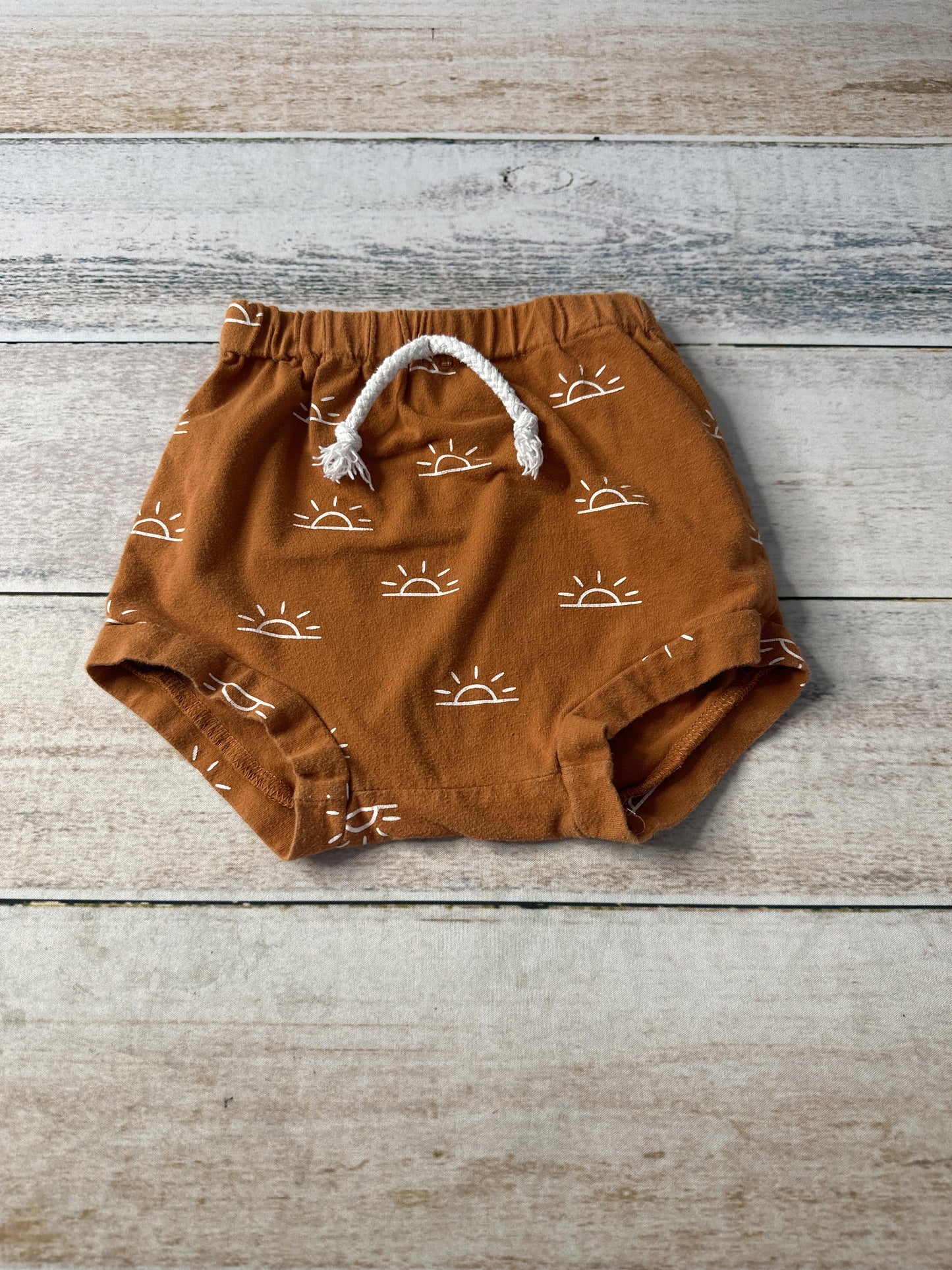 Unisex Shorts Size: 2T