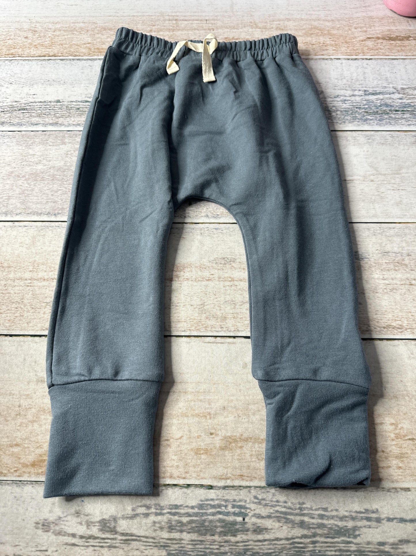 BabySprouts co Unisex Pants Size: 2T