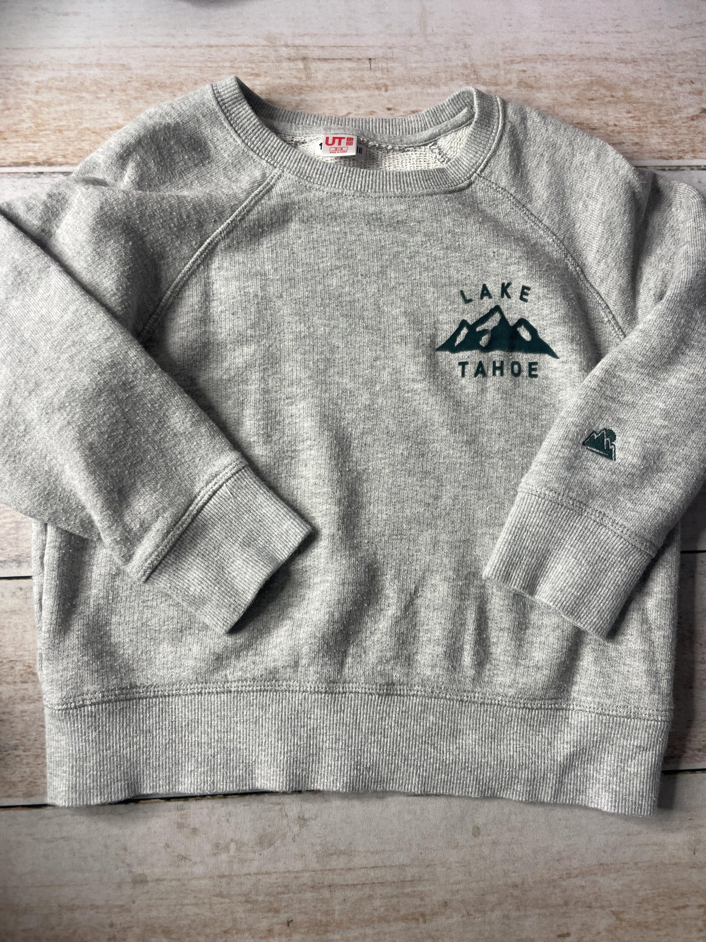 Unisex Sweatshirt Size: 3-4 Years