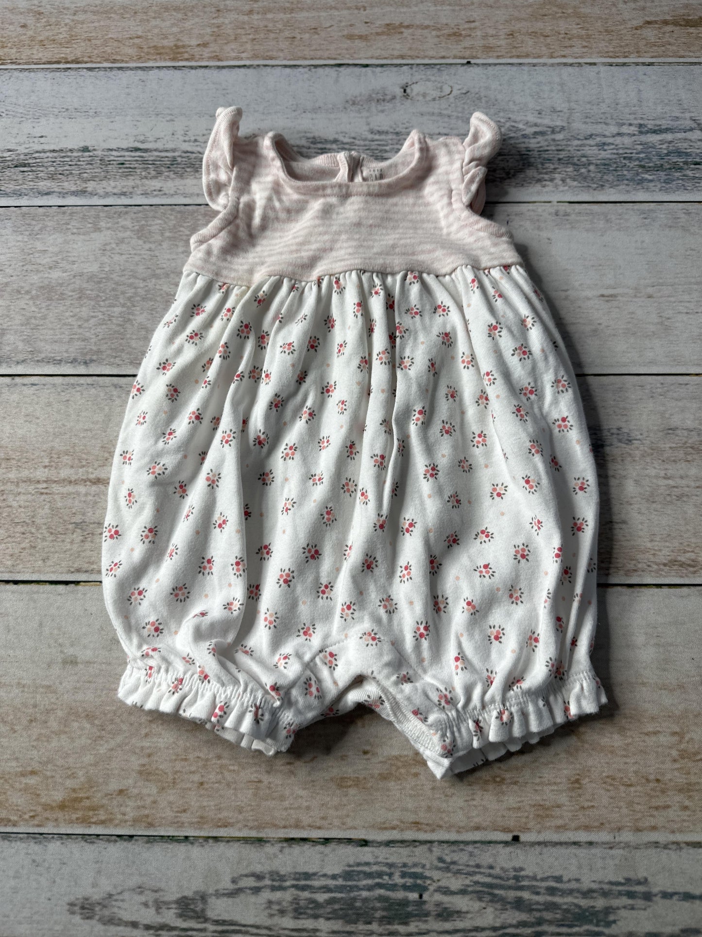 Gap Unisex Romper Size: 3-6 months