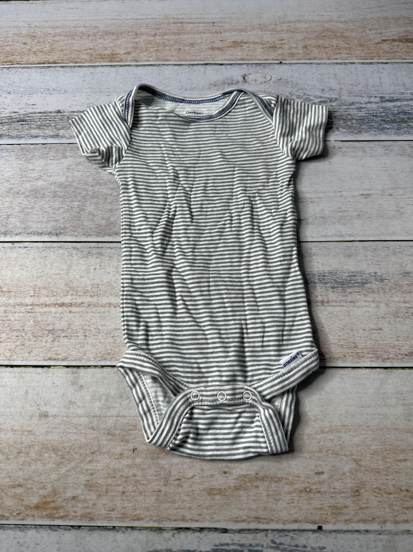 Gerber Unisex Onesie Size: 3-6 months