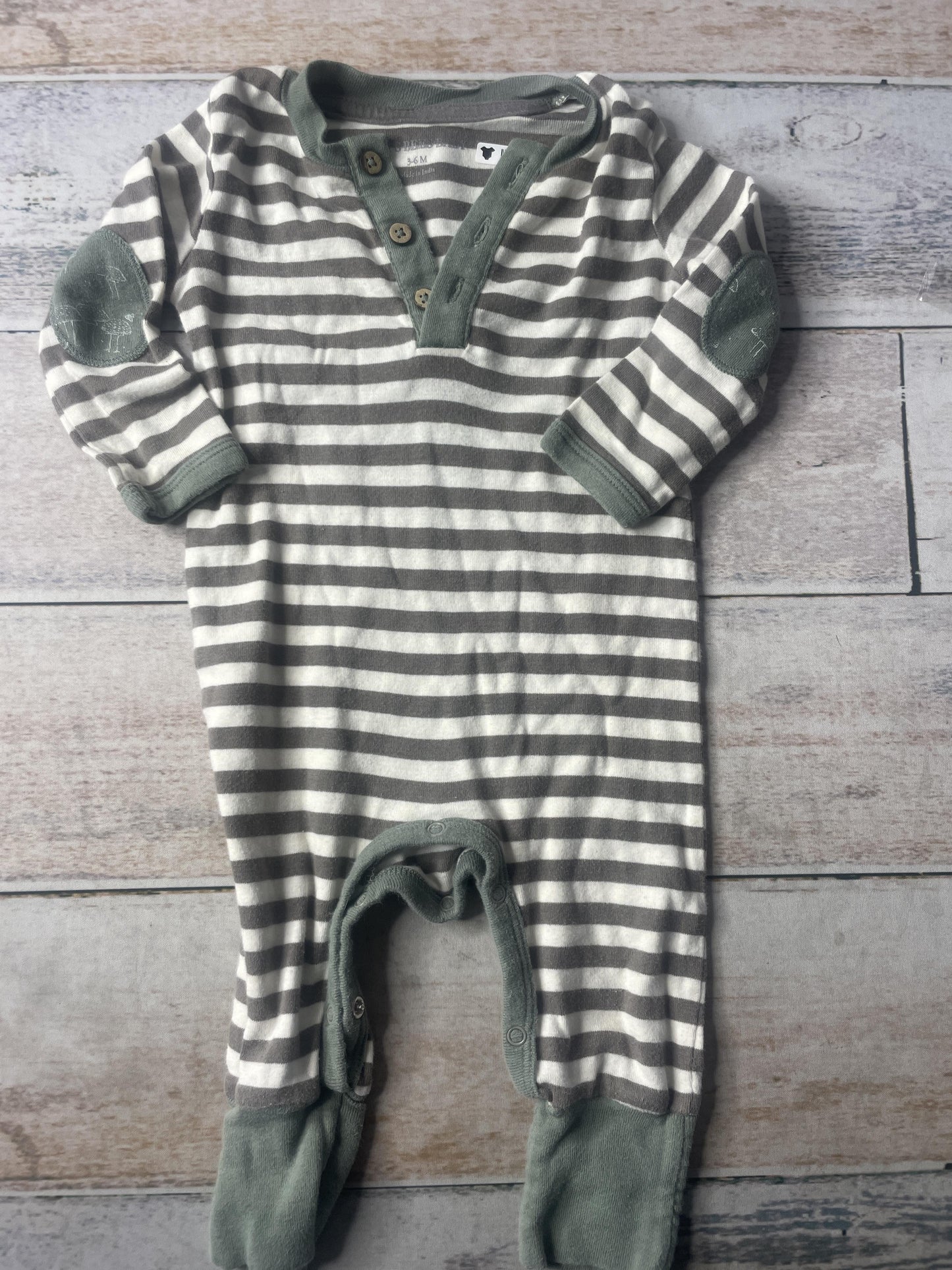 Unisex Long Sleeve Outfit Size: 3-6 months