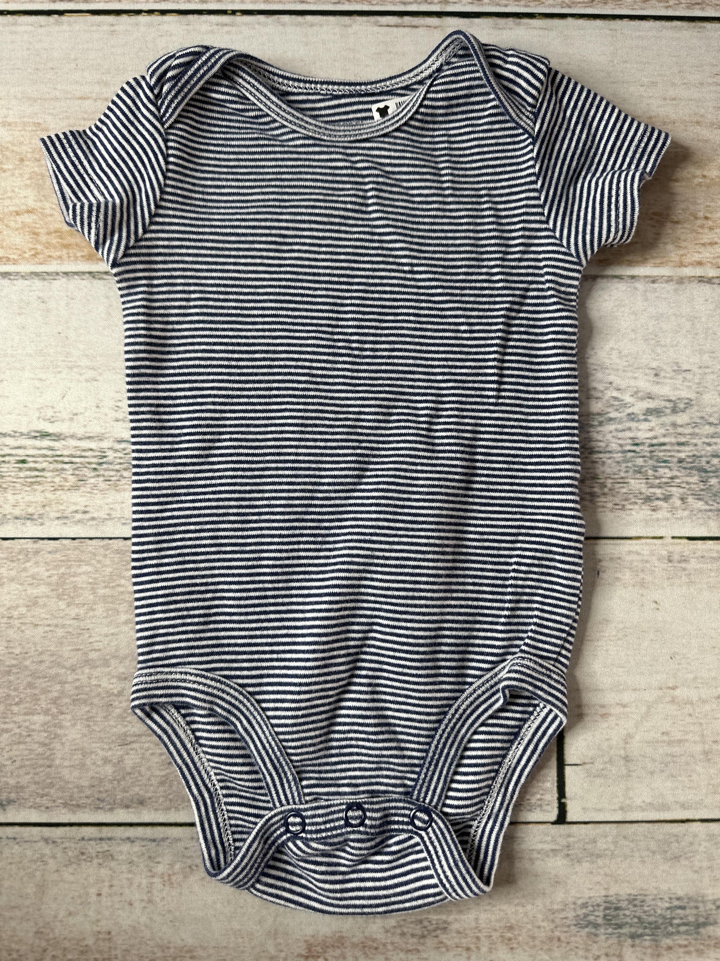 Unisex Onesie Size: 3-6 months