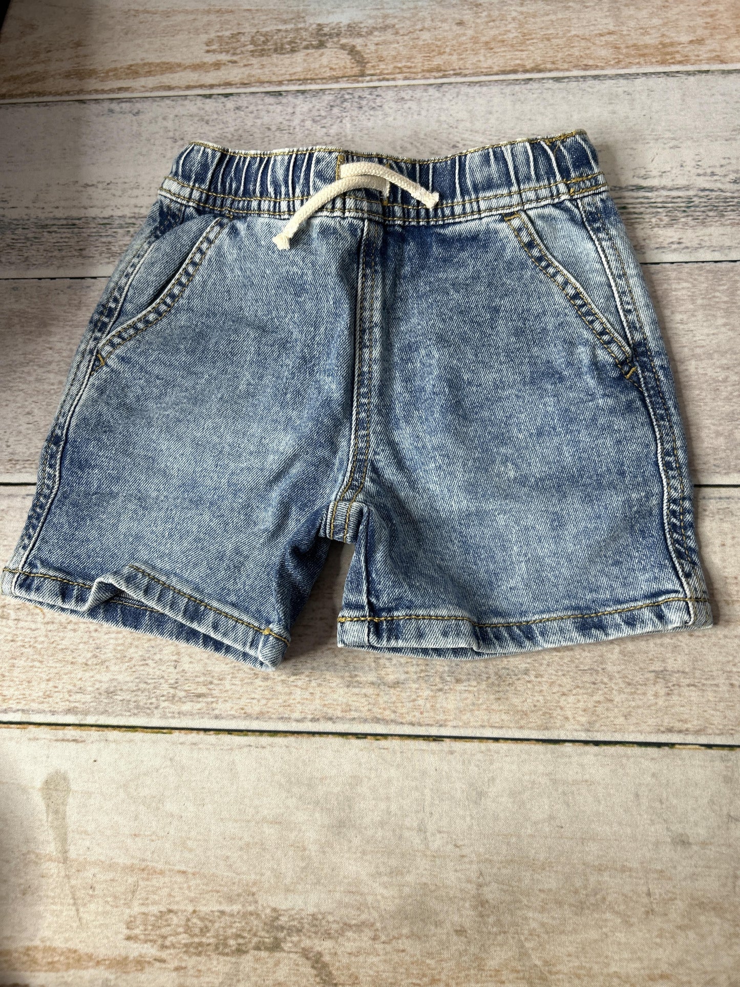 Unisex Shorts Size: 3T