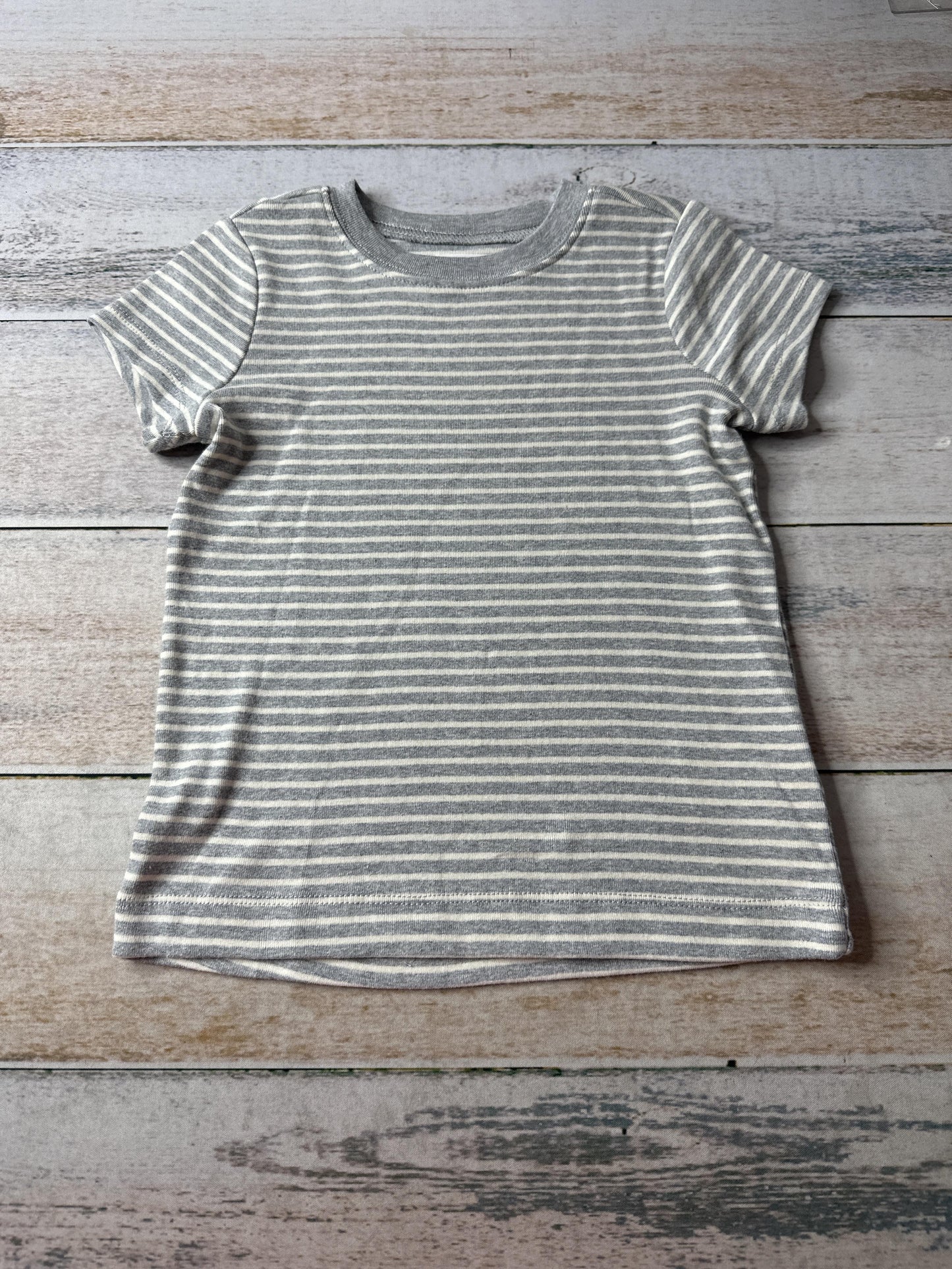 Boys T-Shirt Size: 3T