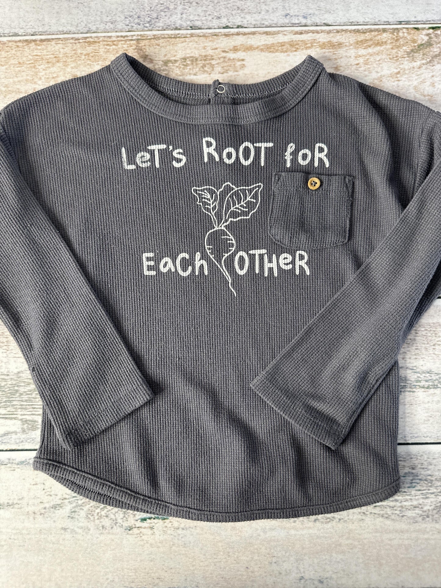Unisex Long Sleeve T-Shirt Size: 4T