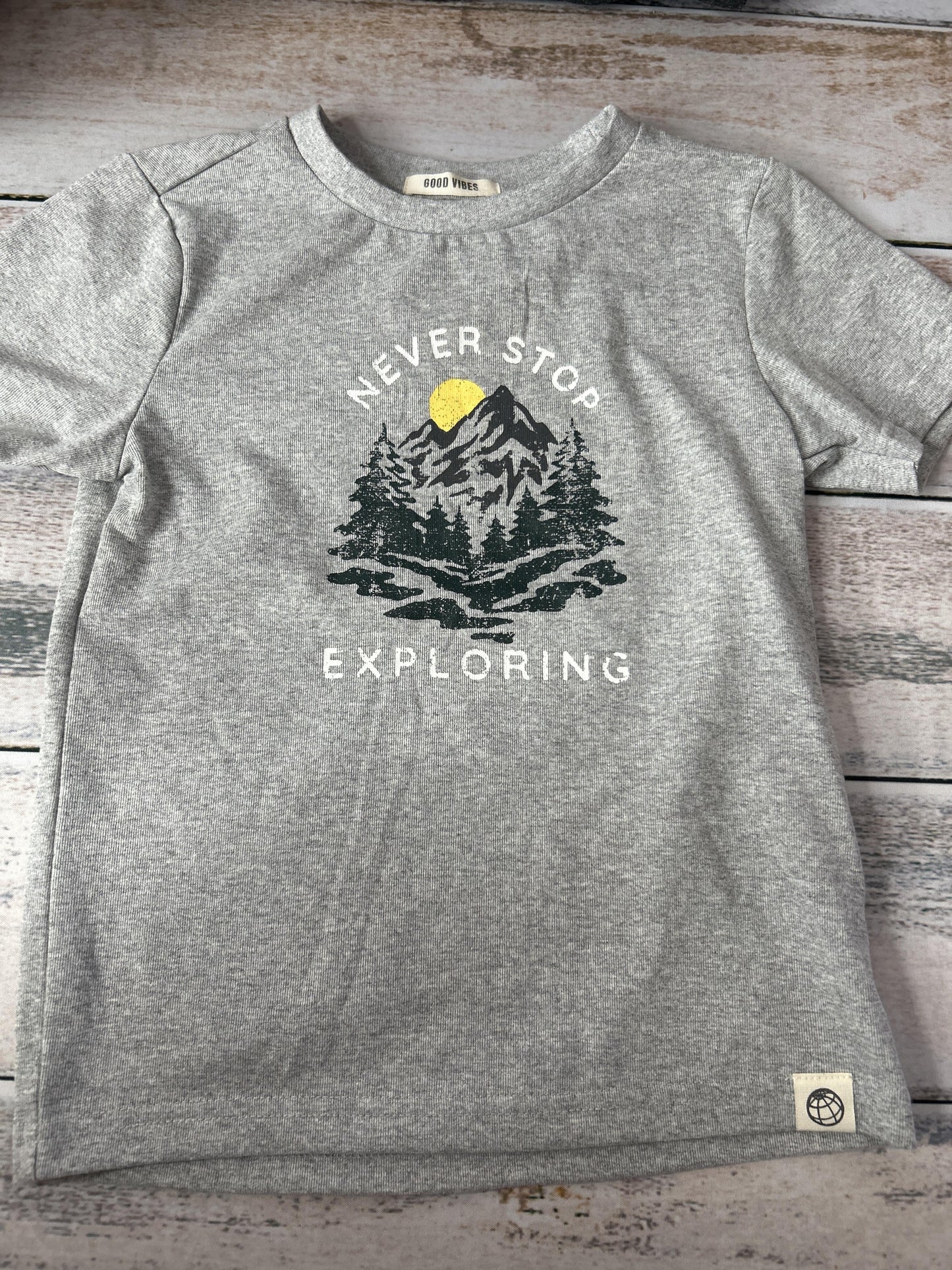 Unisex T-Shirt Size: 4T