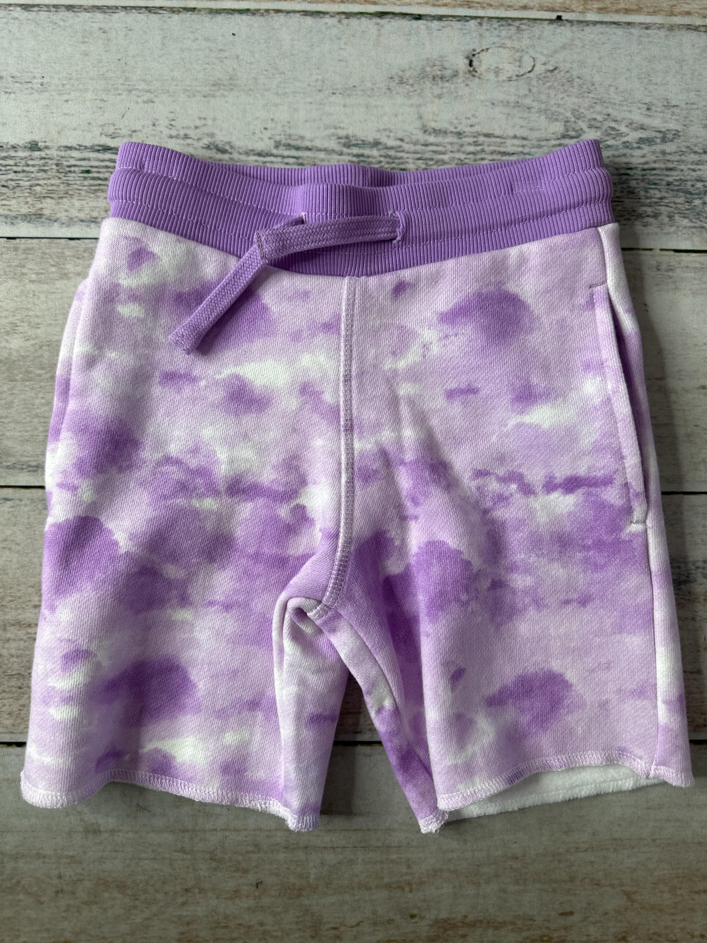 Unisex Shorts Size: 4T