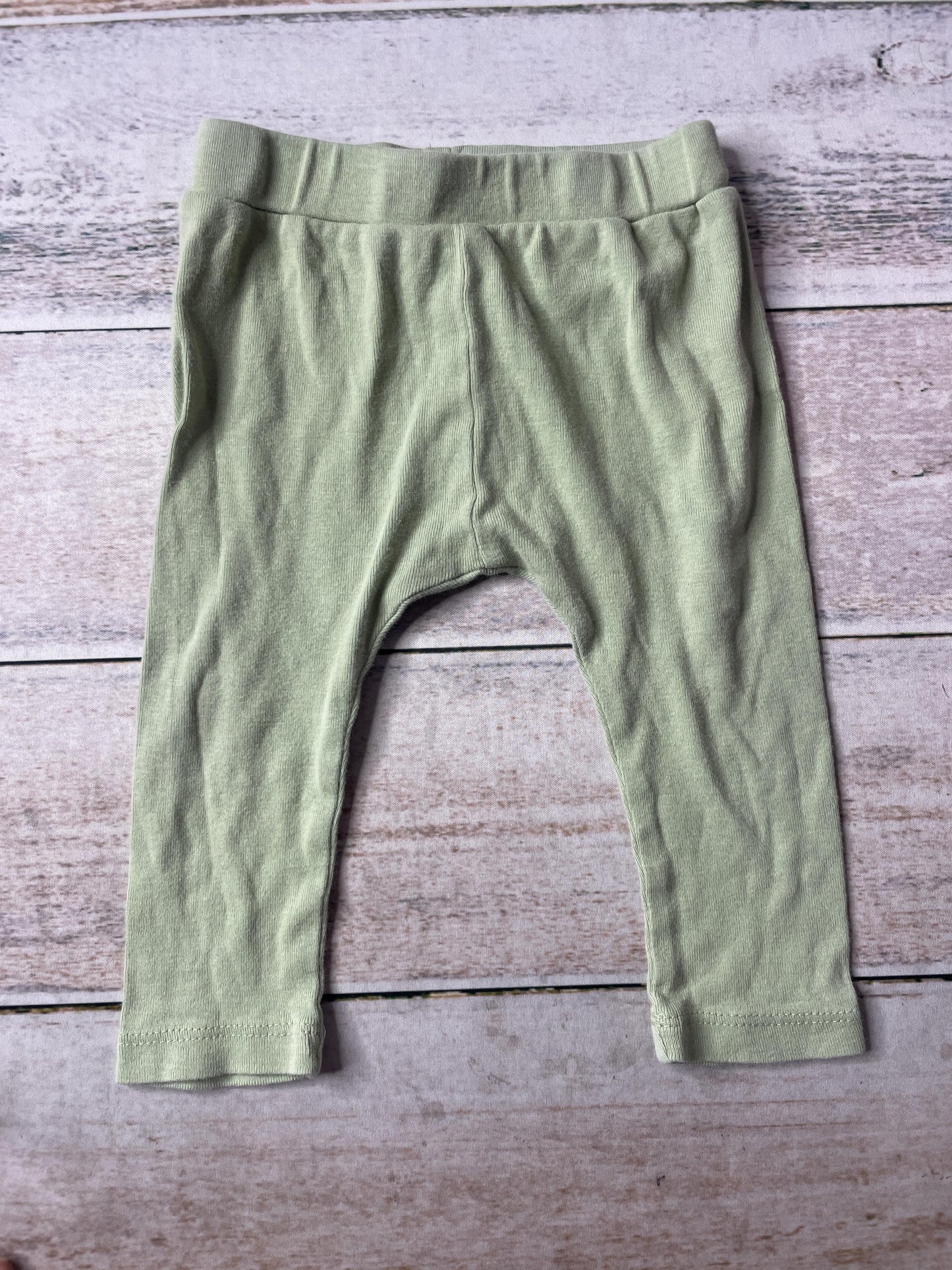 Kate Quinn Unisex Pants Size: 6-12 months