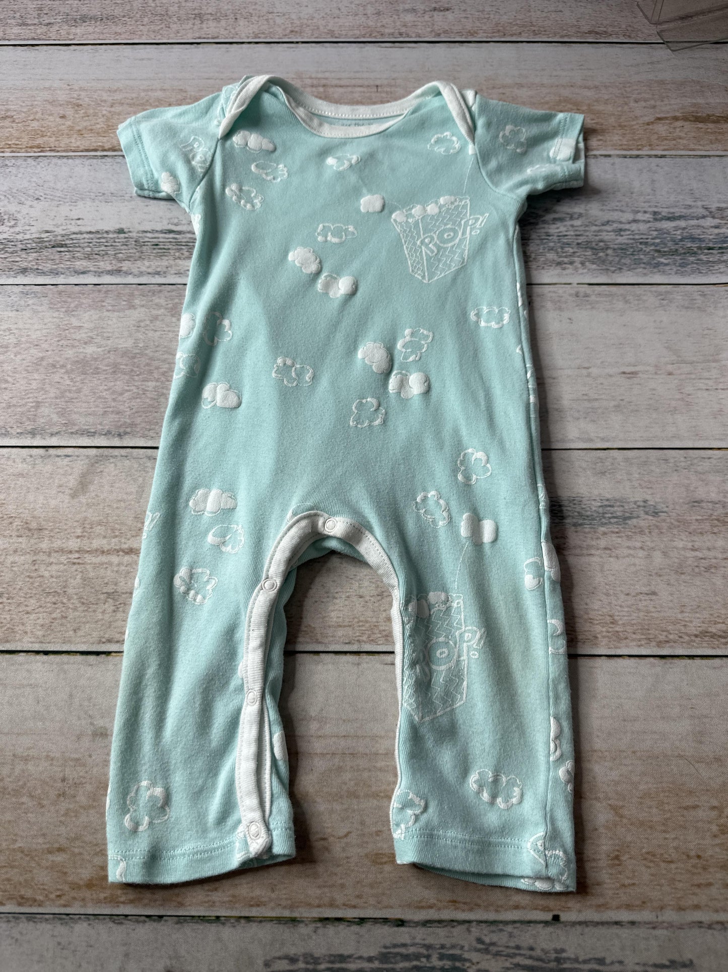 Under The Nile Unisex Shorts Size: 6-9 months