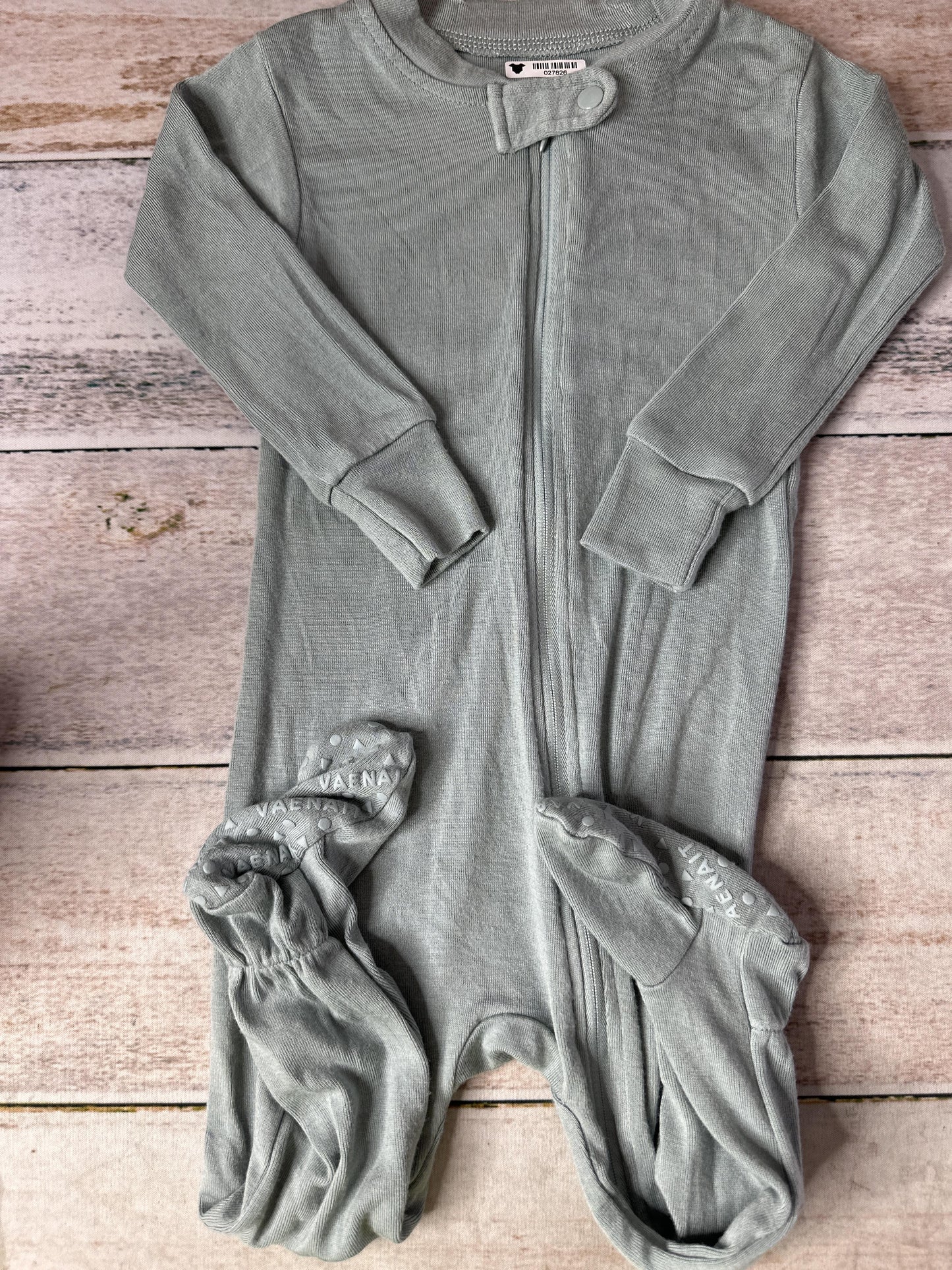 Unisex Pajamas Size: 6-9 months