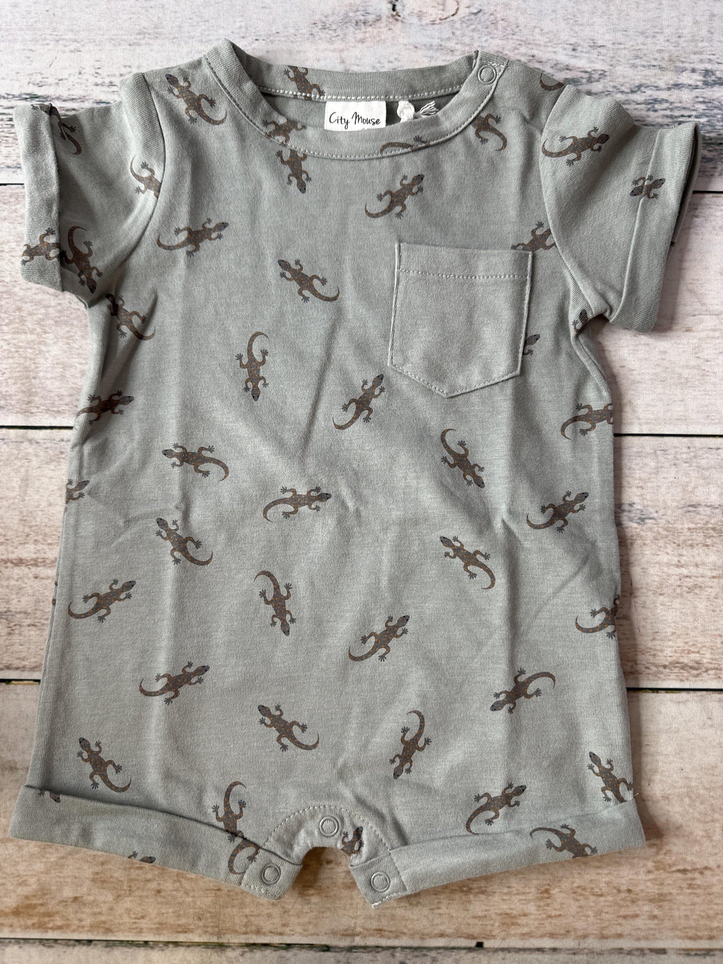 Unisex Romper Size: 6-9 months
