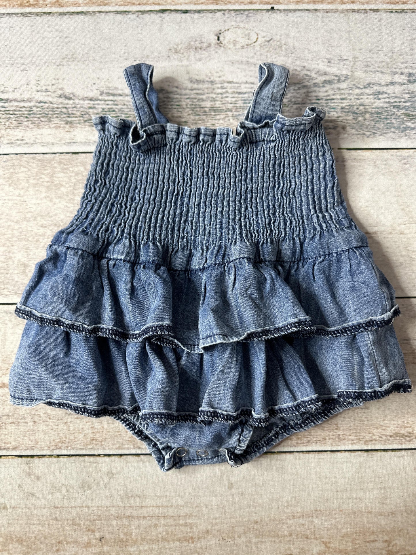 Girls Dress Size: 6-9 months