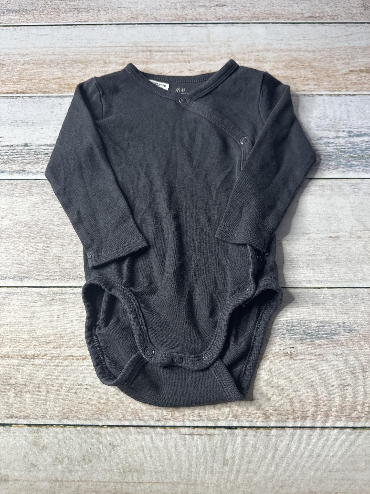 H&M Unisex Onesie Size: 6-9 months