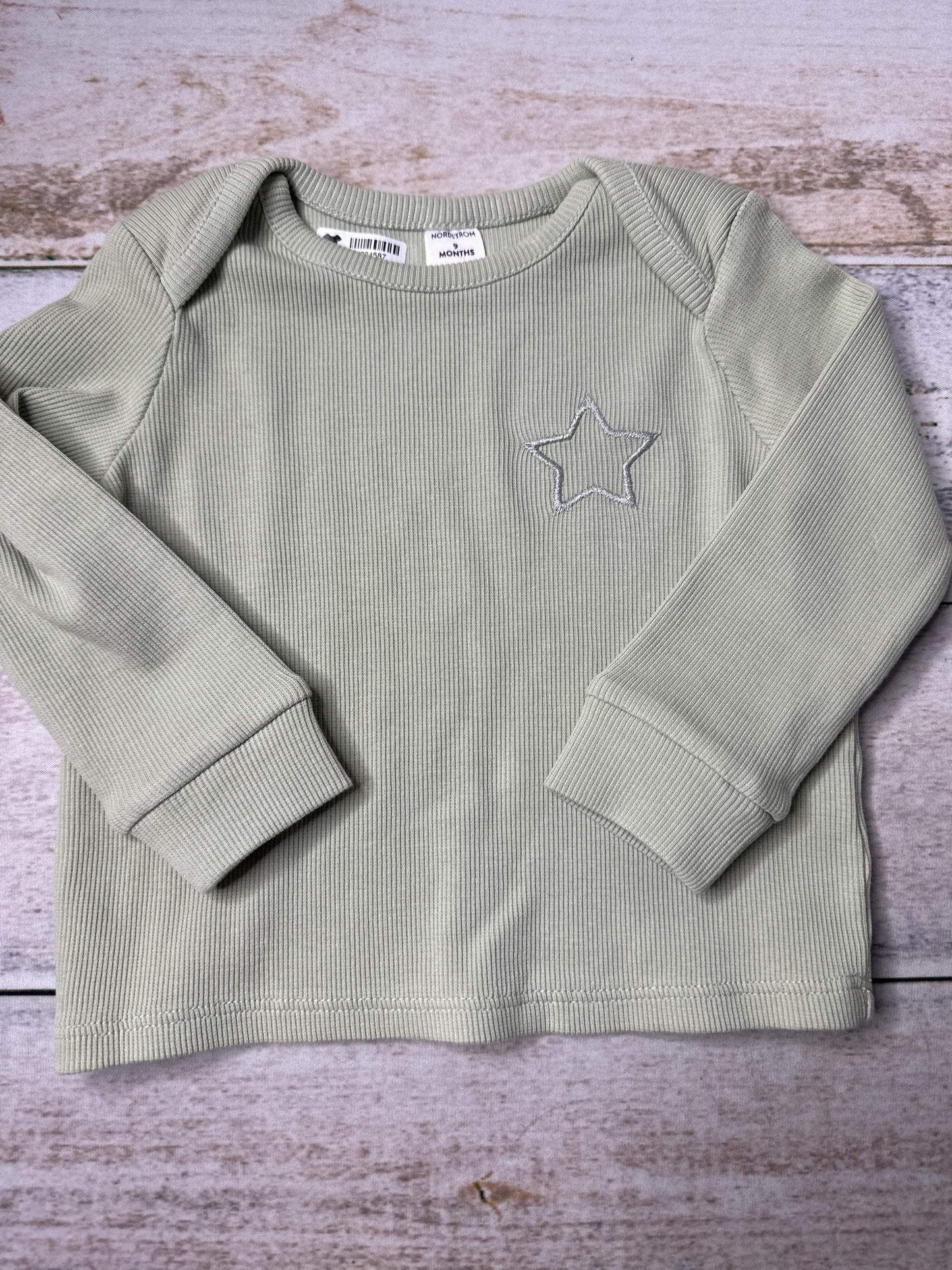 Unisex Long Sleeve T-Shirt Size: 6-9 months