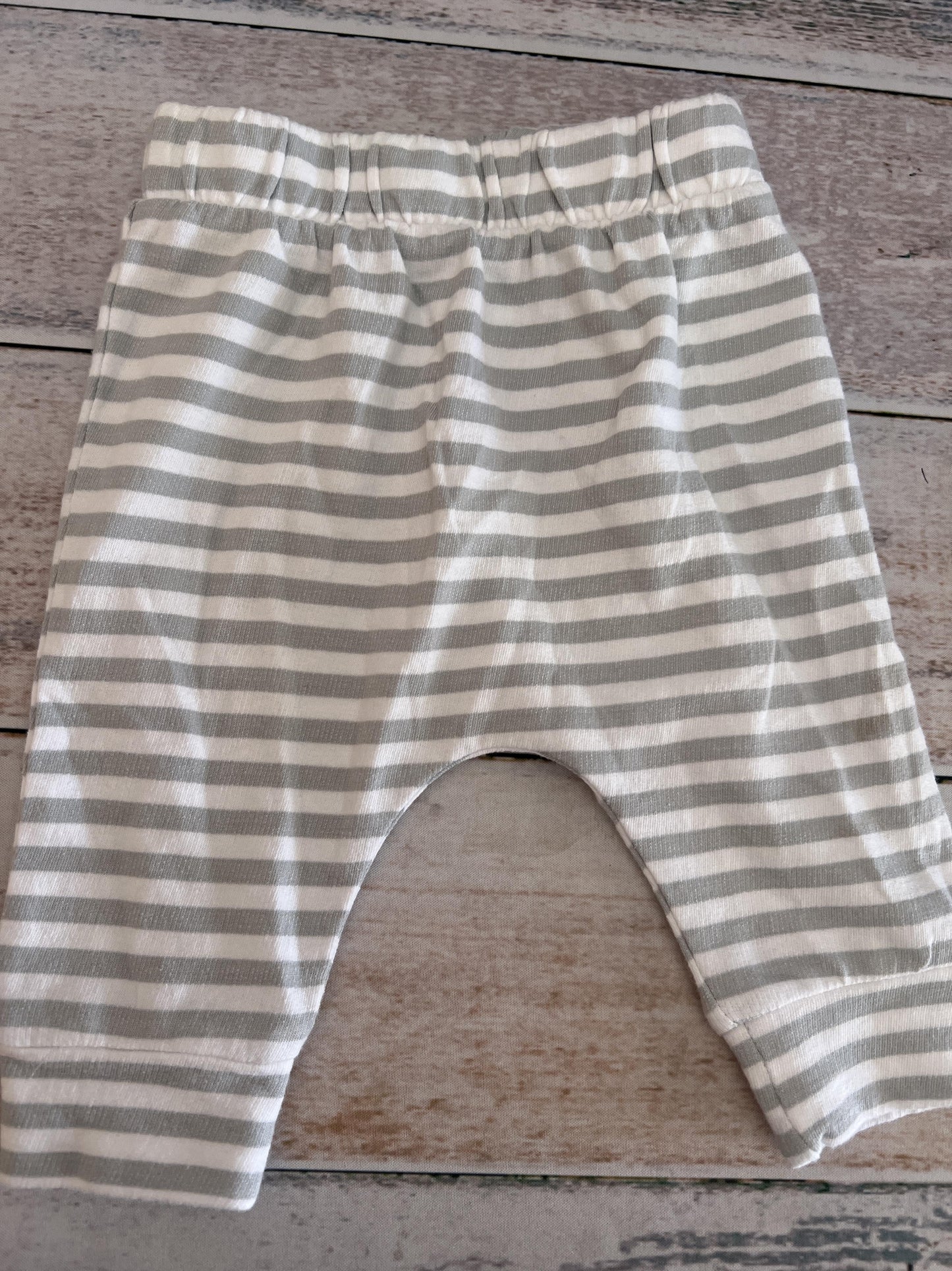 Unisex Pants Size: 6 months
