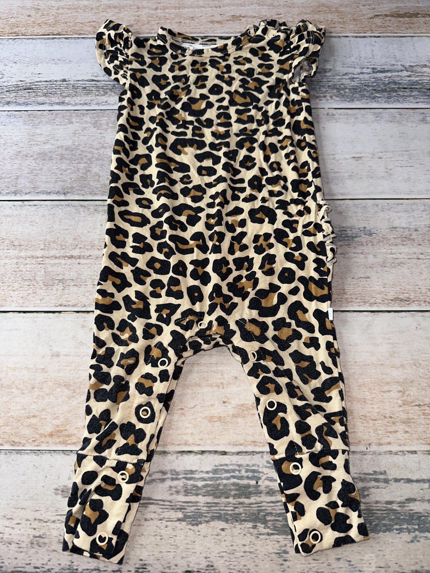 Posh Peanut Unisex Romper Size: 9-12 Months
