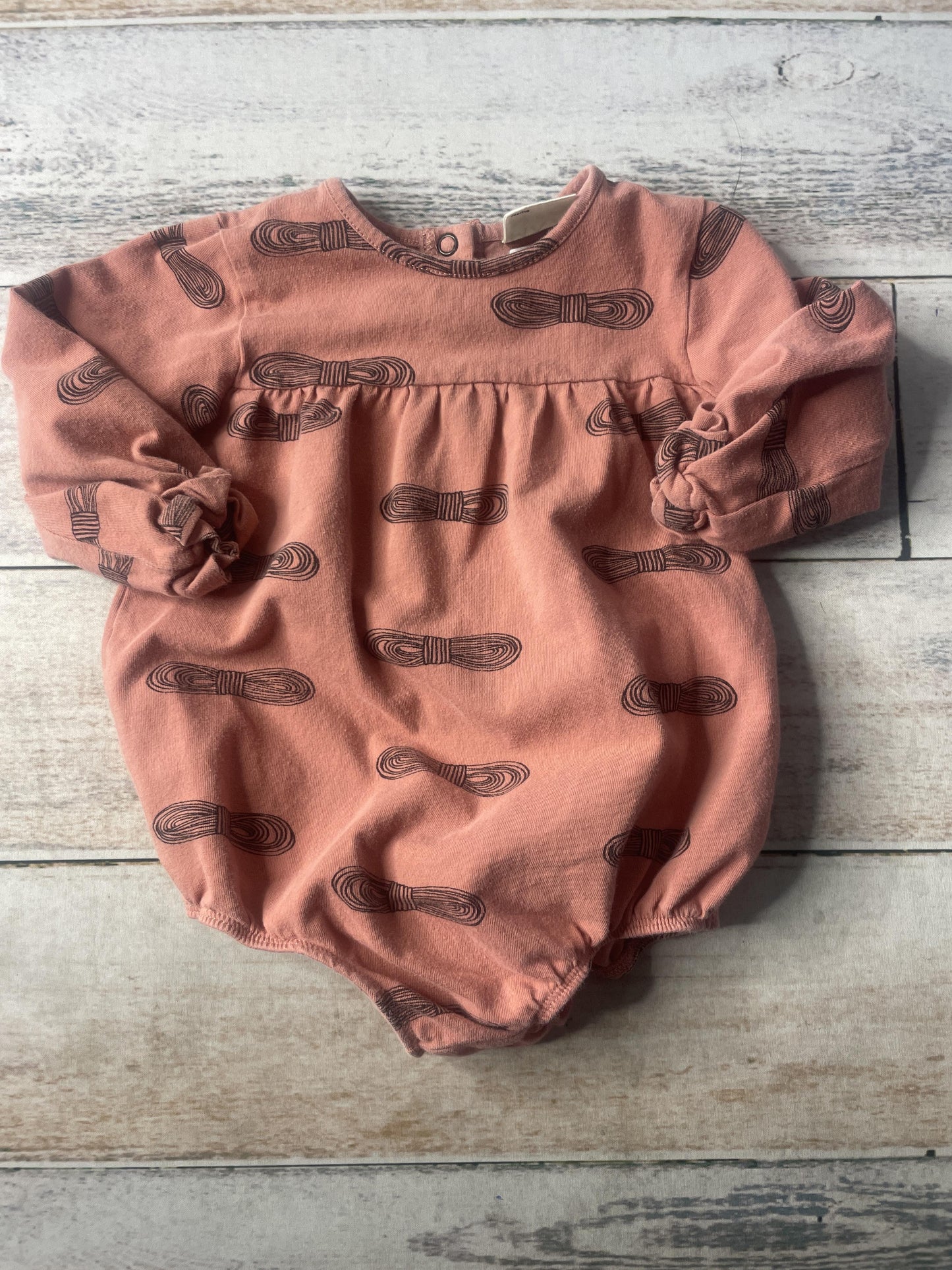 Unisex Onesie Size: 9-12 Months