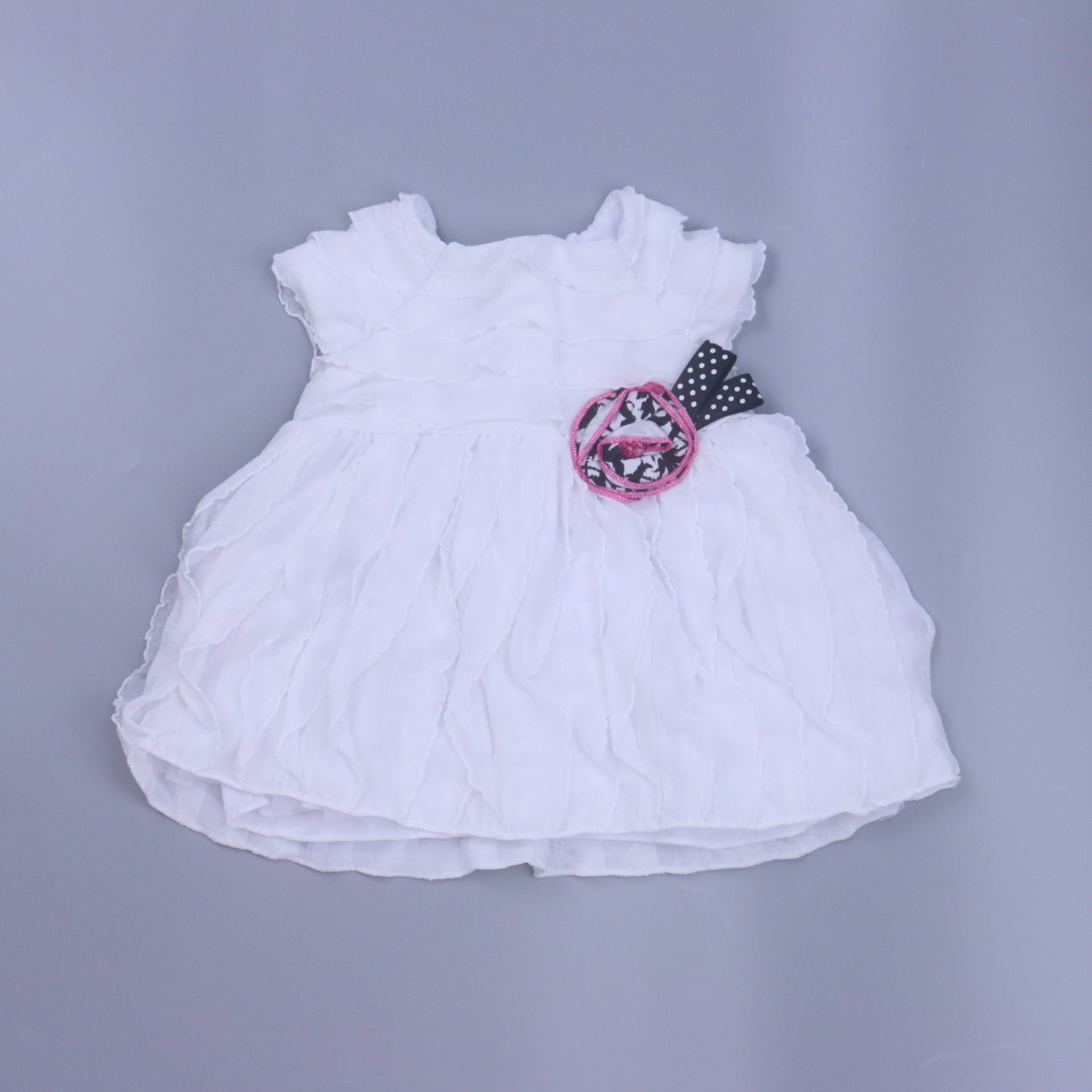 Sweet Heart Rose Girls White Dress Size: 6-9 Months White