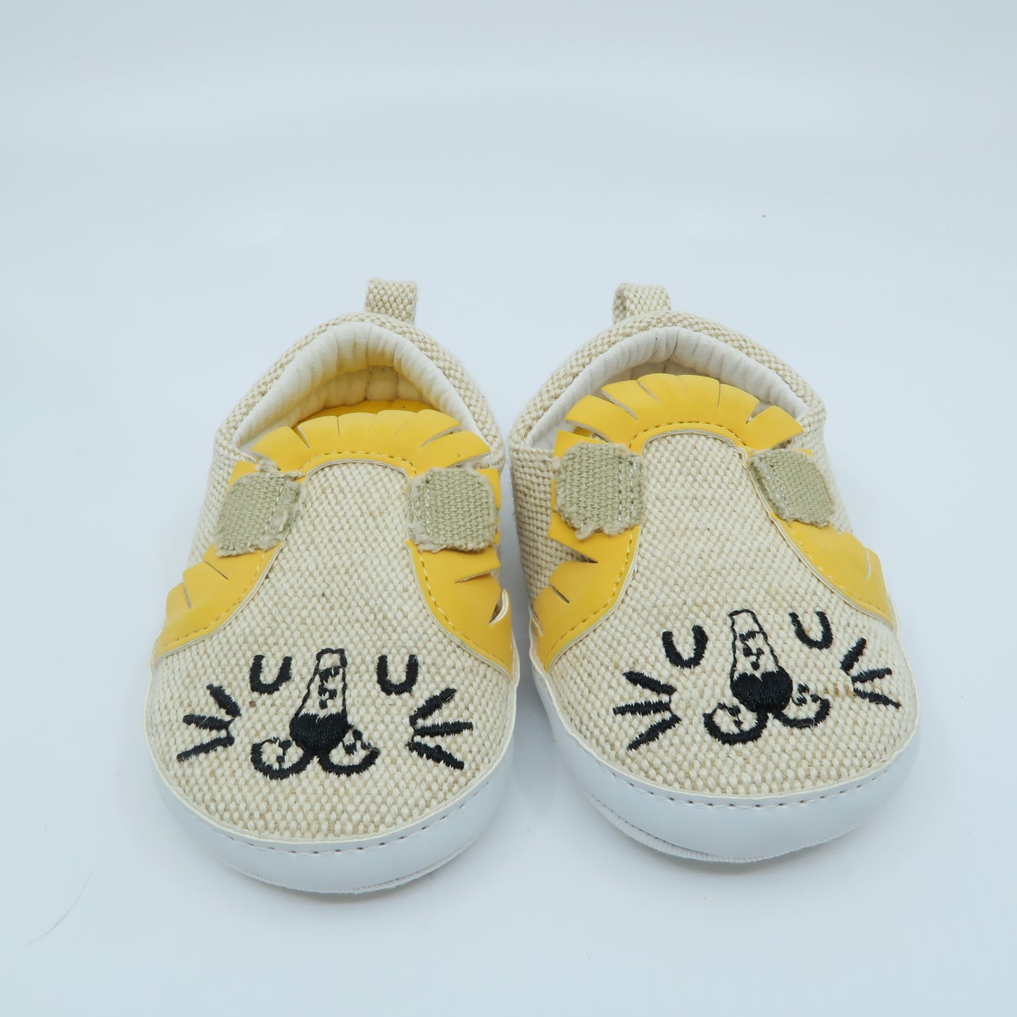 Target Unisex Tan Shoes Size: 0-3 Months Tan