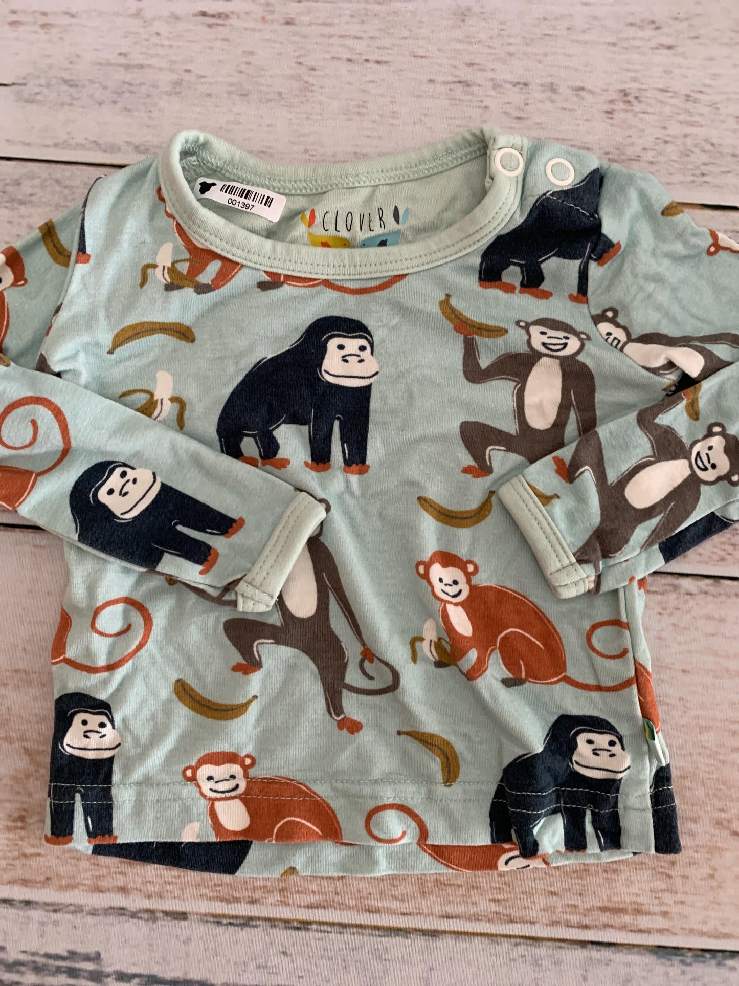 Clover Baby & Kids Boys animals | Light Blue Pajamas Size: 0-3 months animals | Light Blue