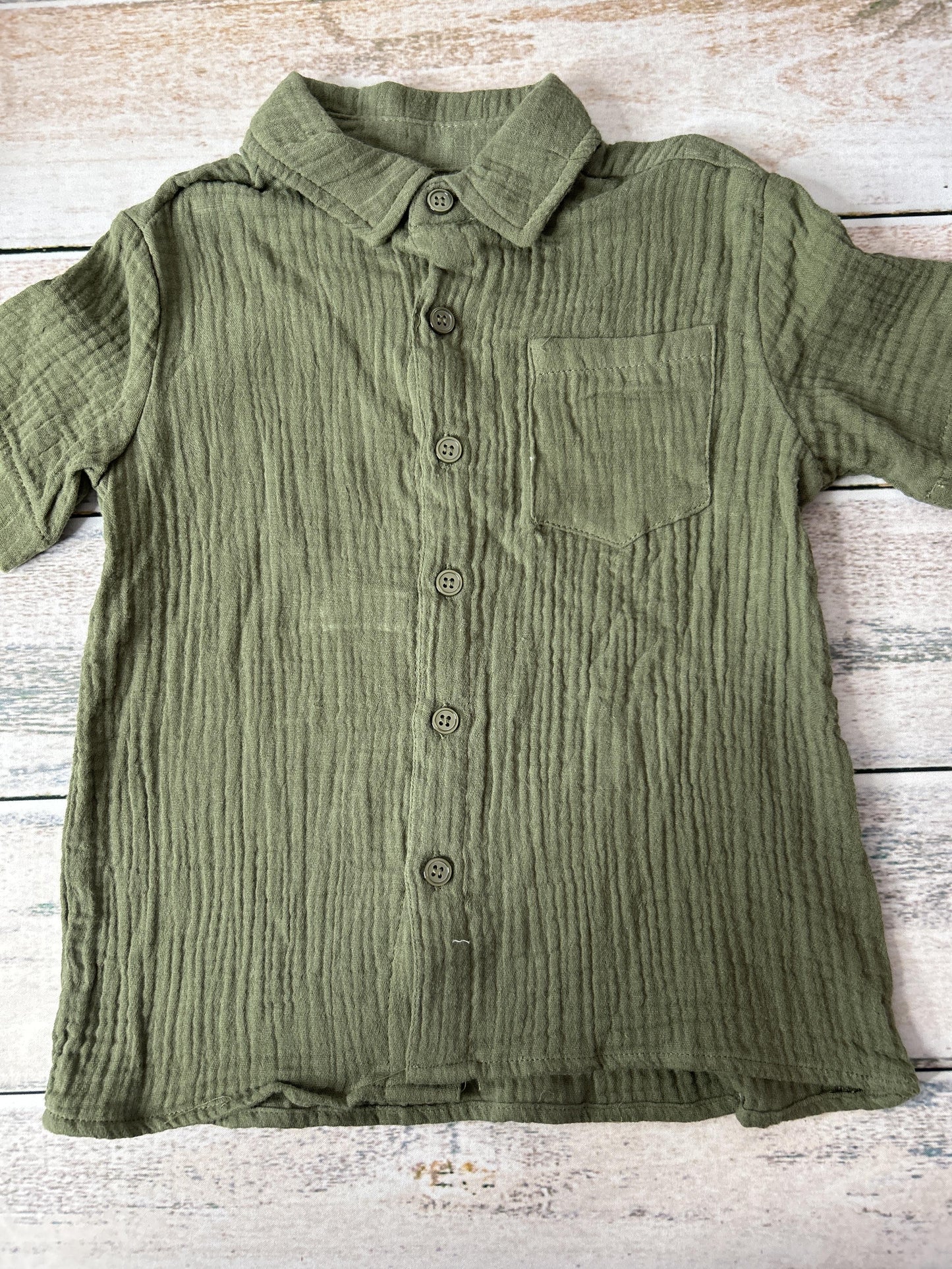 Unisex Army Green Short Sleeve Shirt Size: 3T Army Green