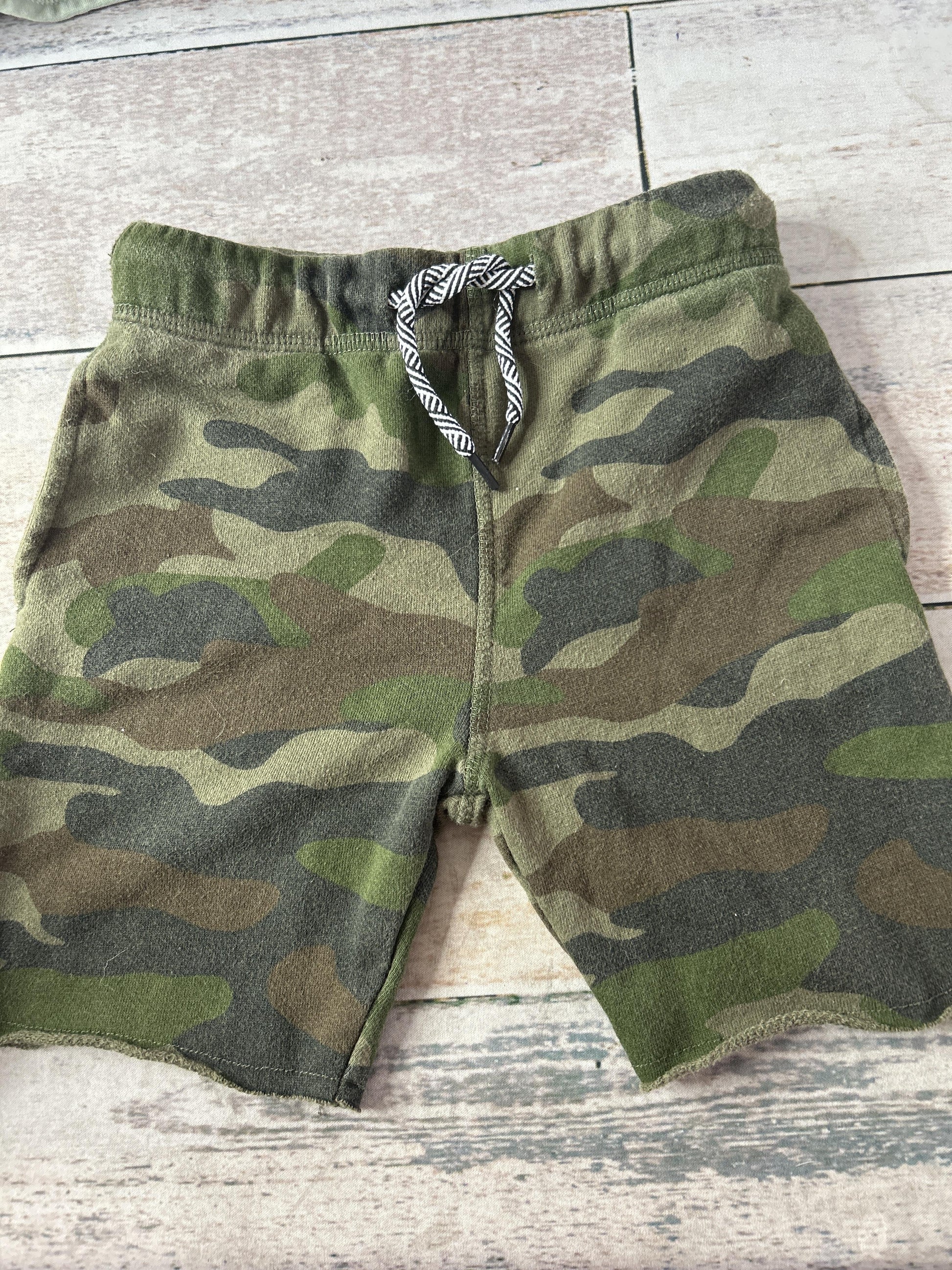 Appaman mini Boys Army Green Shorts Size: 3T Army Green