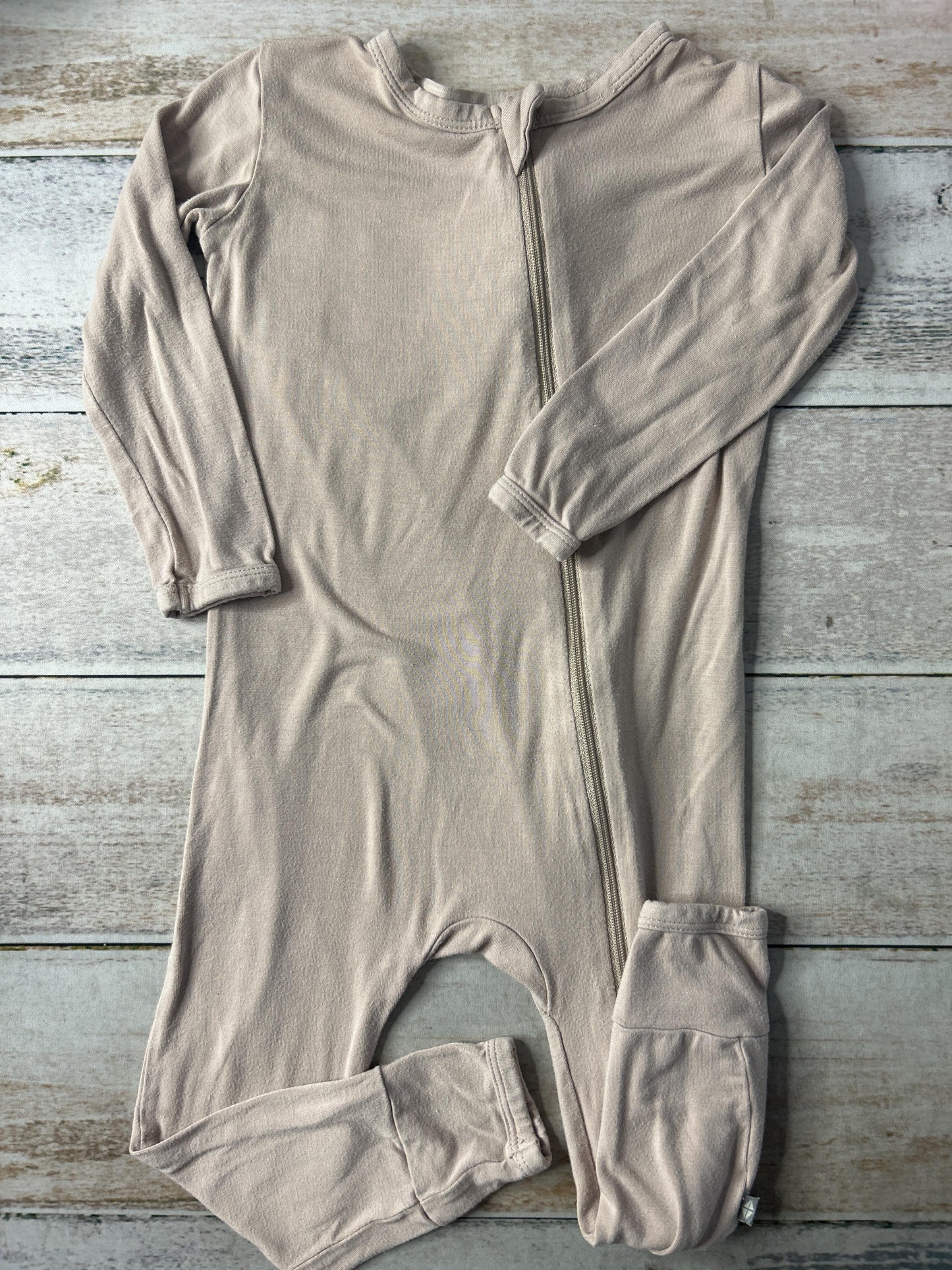 Unisex Beige 1-piece footed Pajamas Size: 3T Beige
