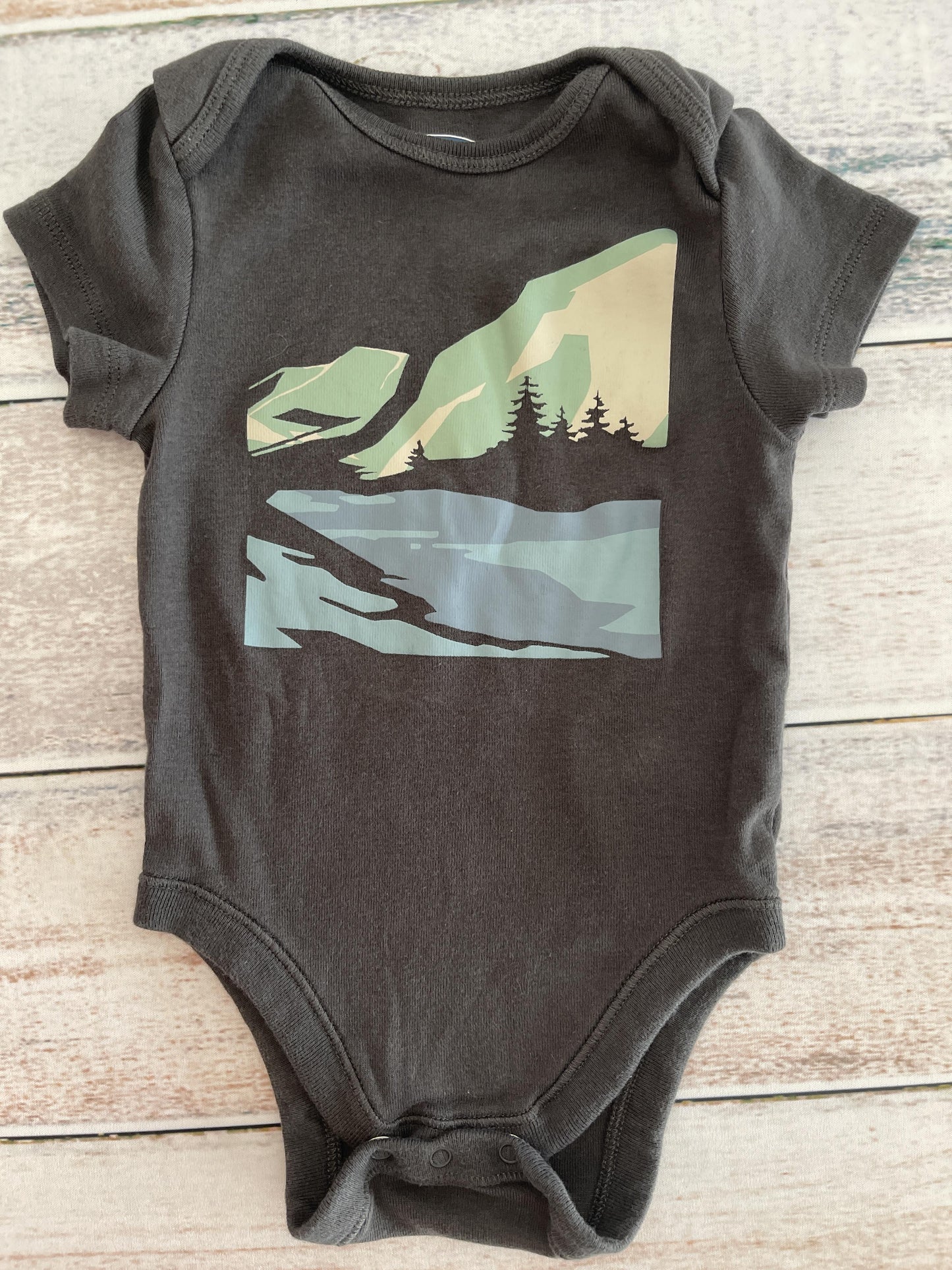 Old Navy Unisex Black | Forest Green Onesie Size: 6-12 months Black | Forest Green