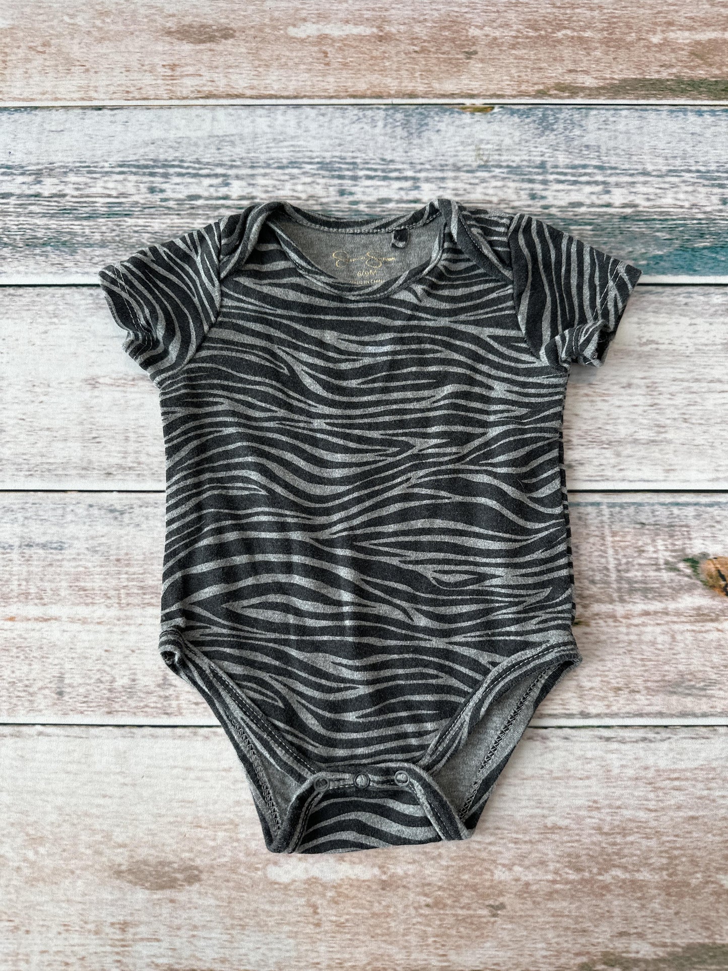 Jessica Simpson Girls Black | Grey | Animal Print Onesie Size: 6-9 months Black | Grey | Animal Print