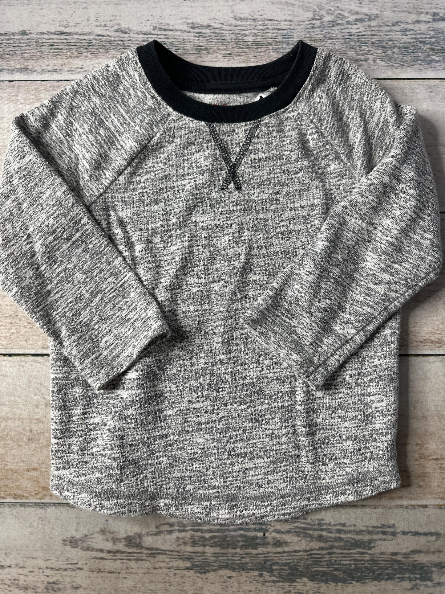 Cat & Jack Unisex Black | Grey Long Sleeve T-Shirt Size: 2T Black | Grey
