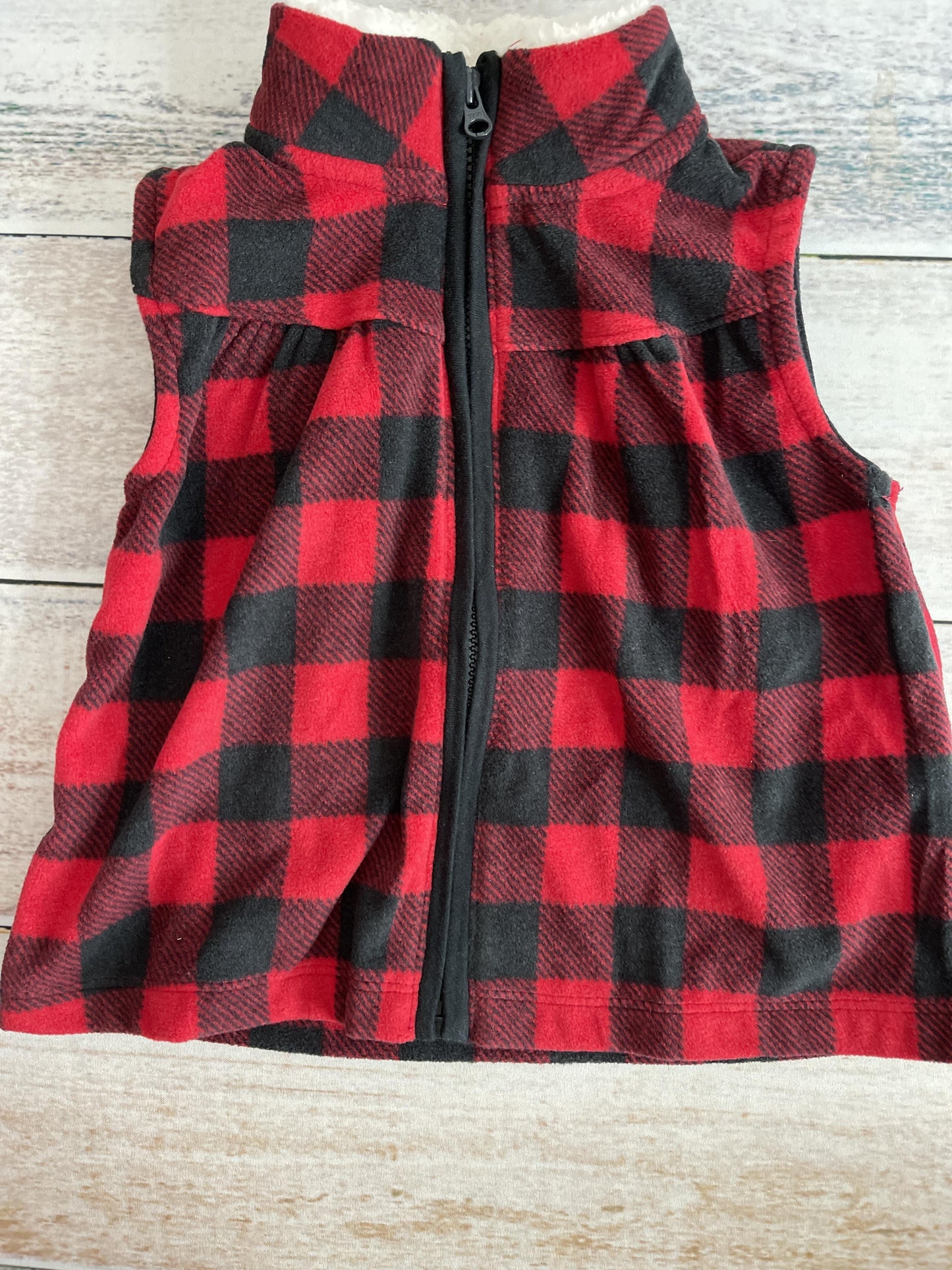 Carters Unisex Black | Red Vest Size: 18 months Black | Red