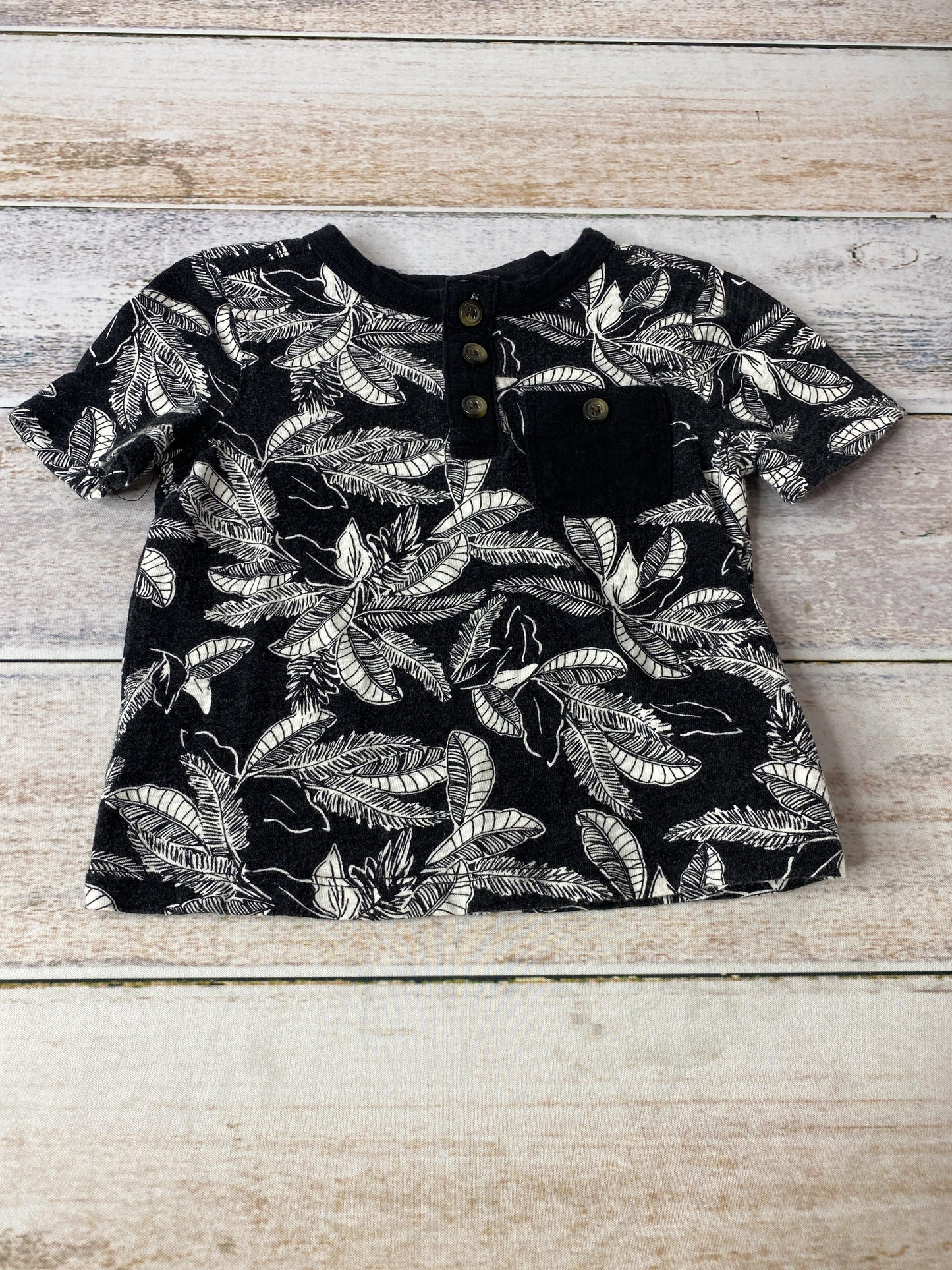 Old Navy Boys Black | White | Flowers T-Shirt Size: 12-18 months Black | White | Flowers